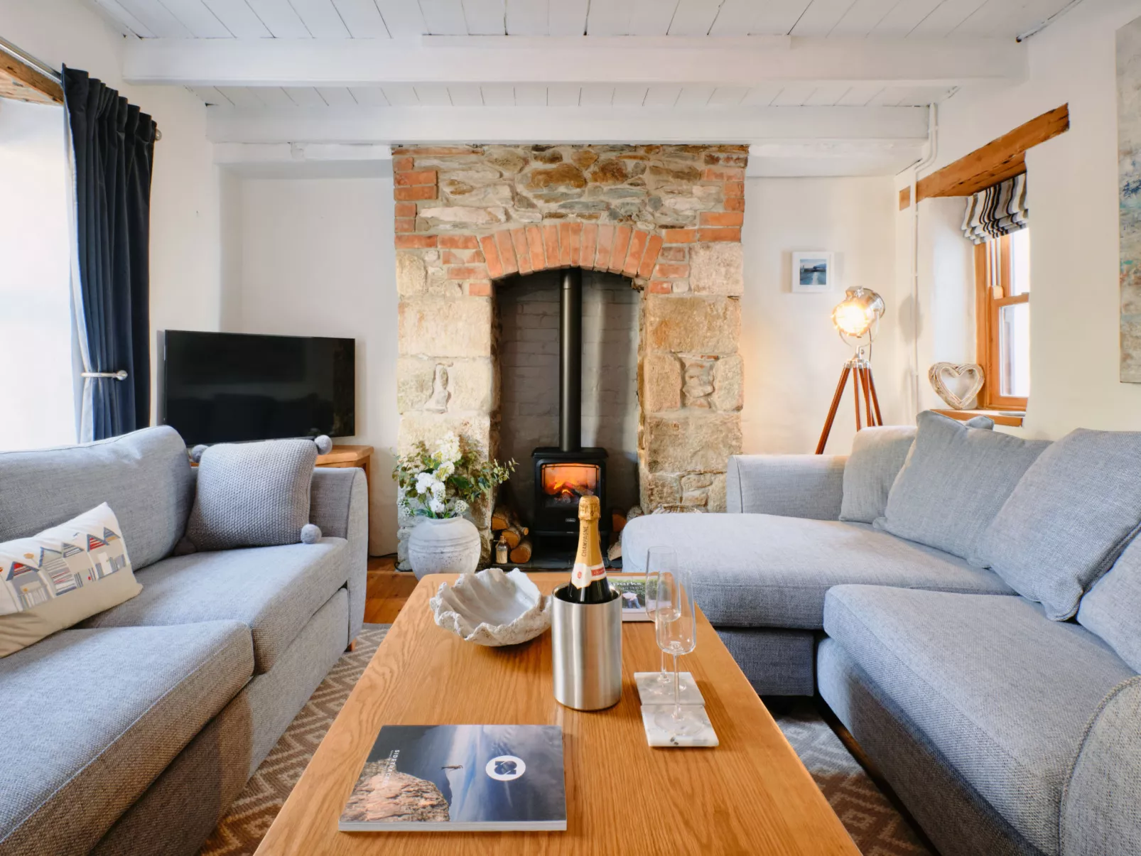 Scallop Cottage-Binnen