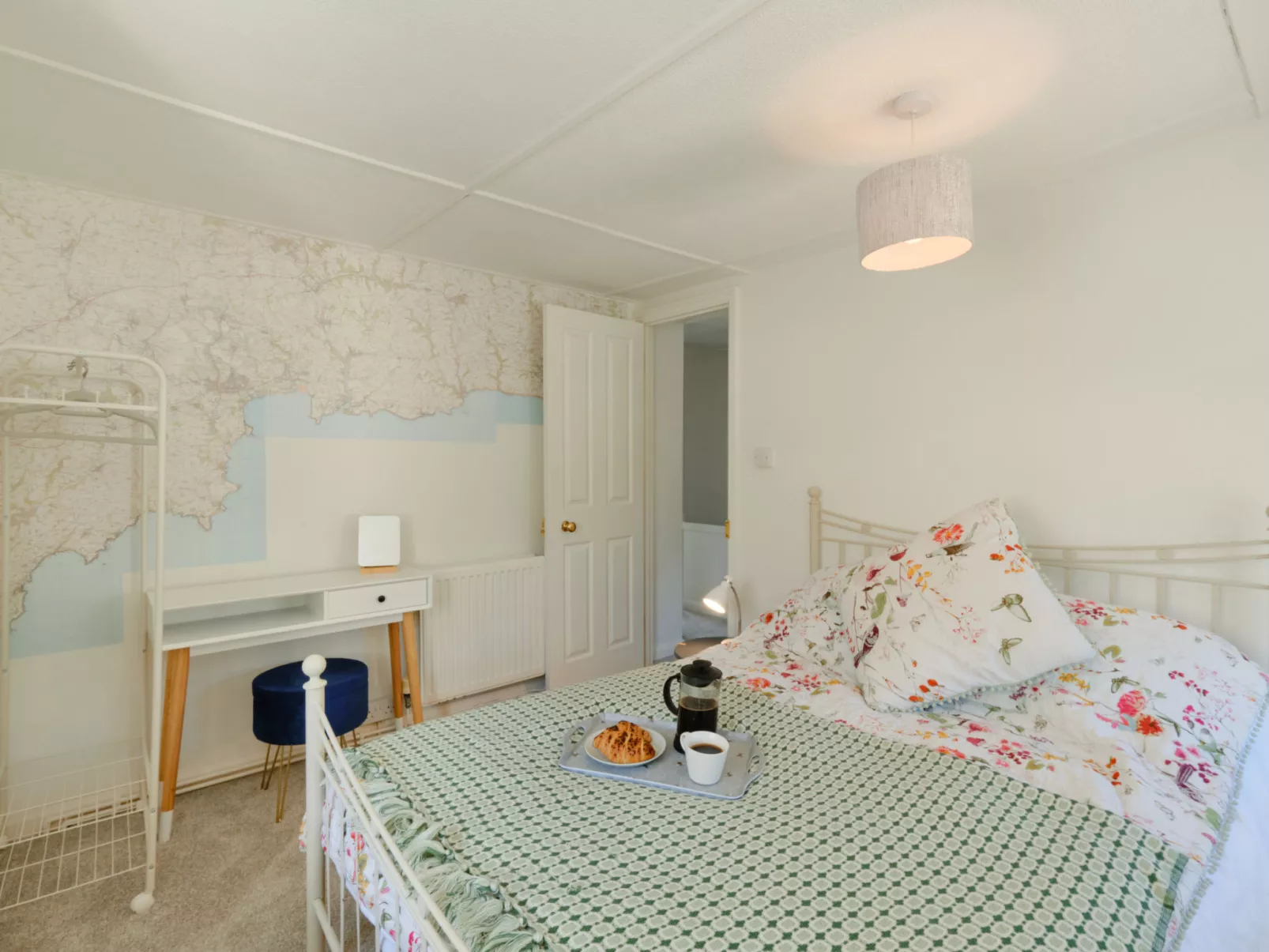 Primrose Cottage-Binnen