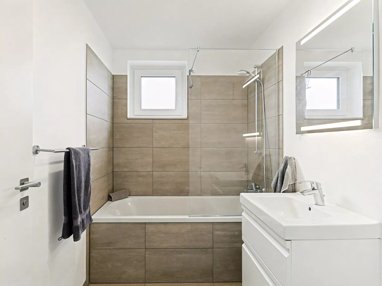 Seeufer Lodge-Binnen