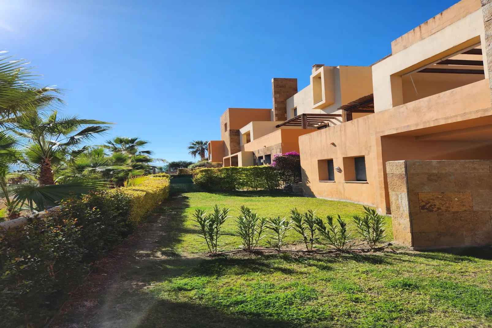 CT 347 AL - Faro's Gardenapartment - Valle del Este-Tuinen zomer