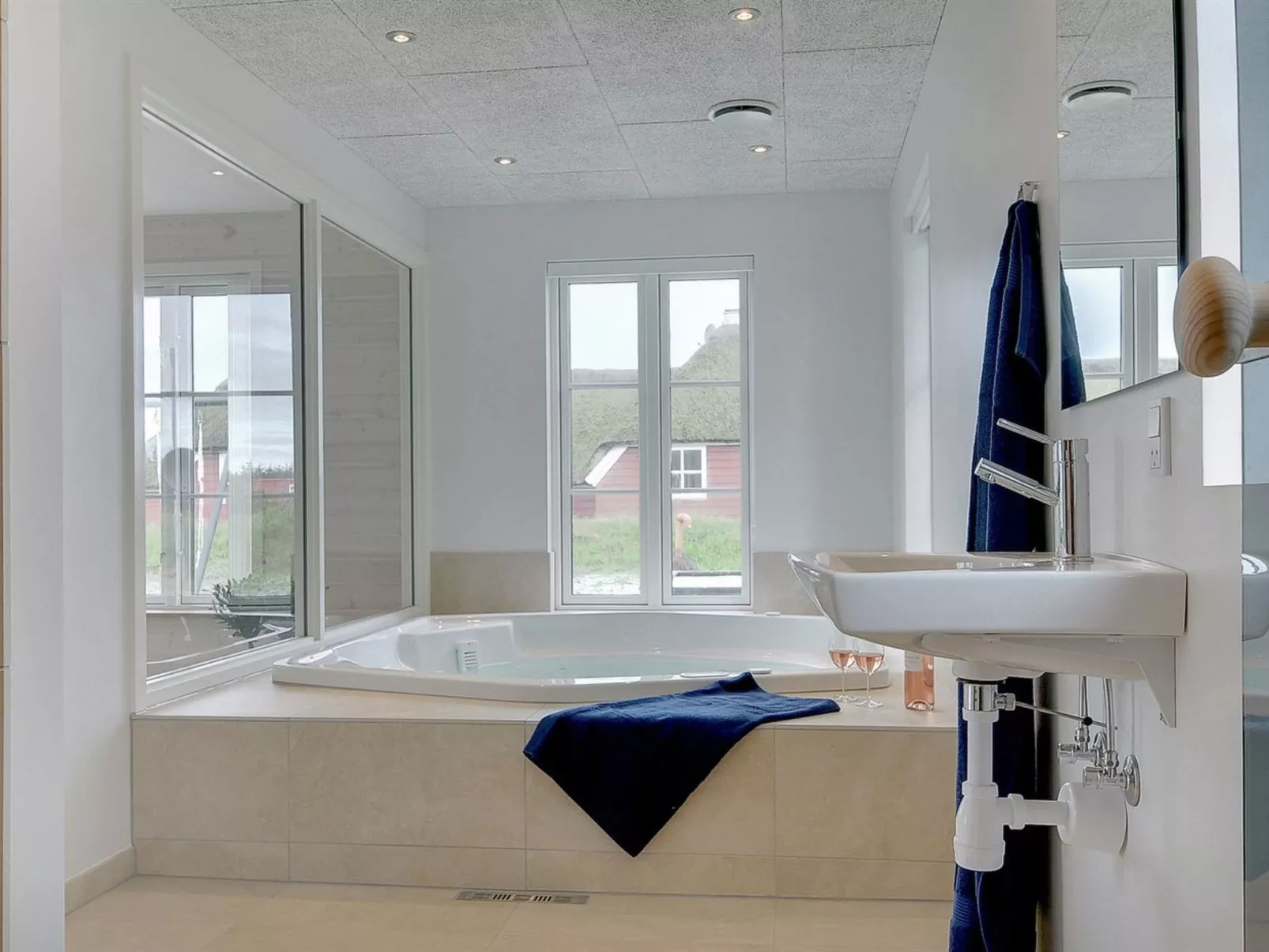 "Dorte" - 200m from the sea-Binnen