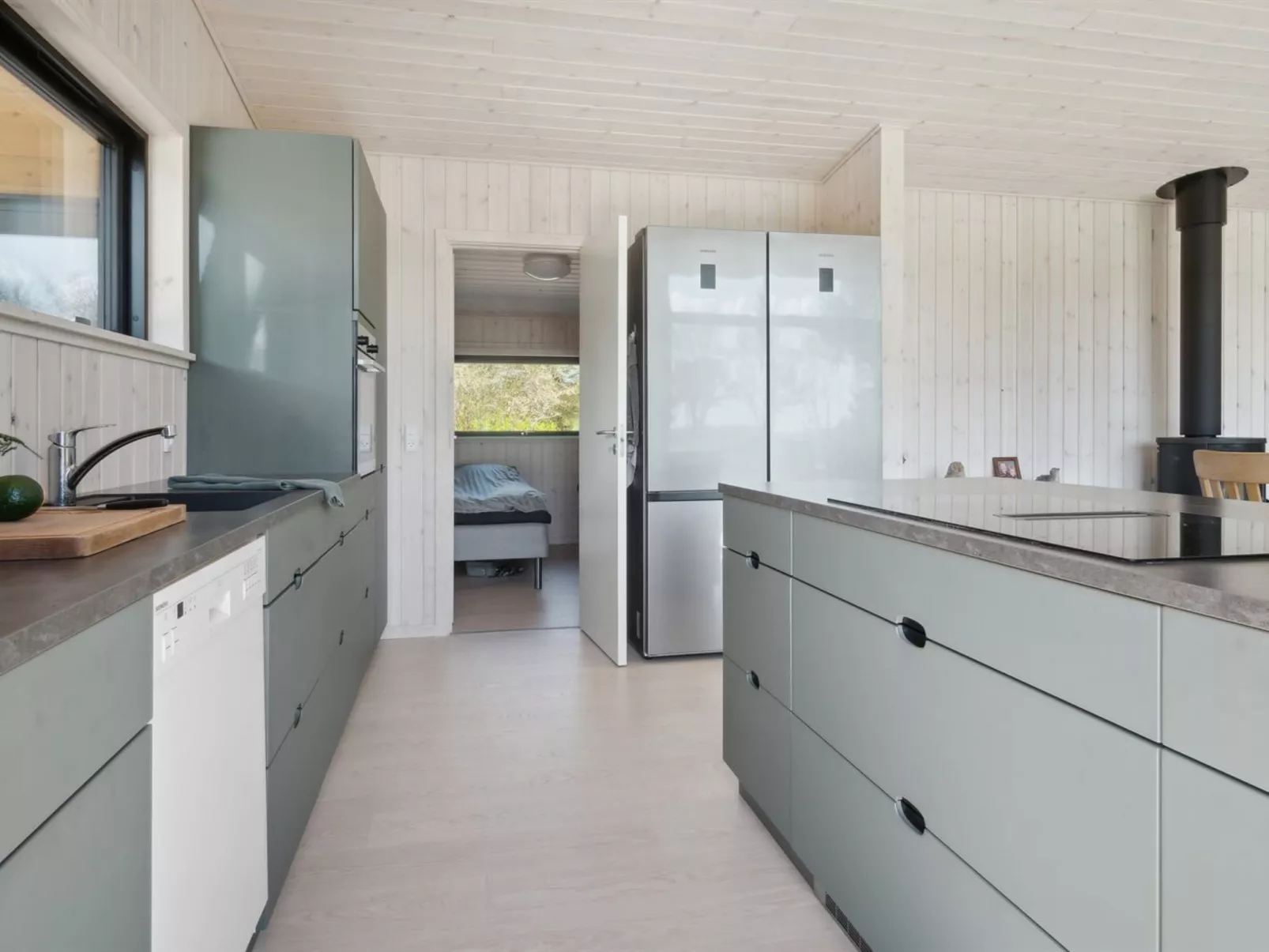 "Toska" - 100m to the fjord-Binnen