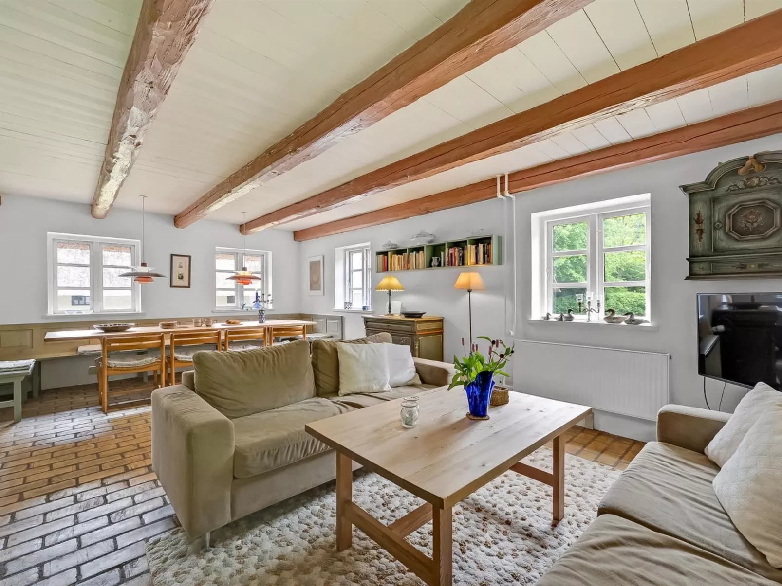 "Tatiane" - 10km from the sea-Binnen