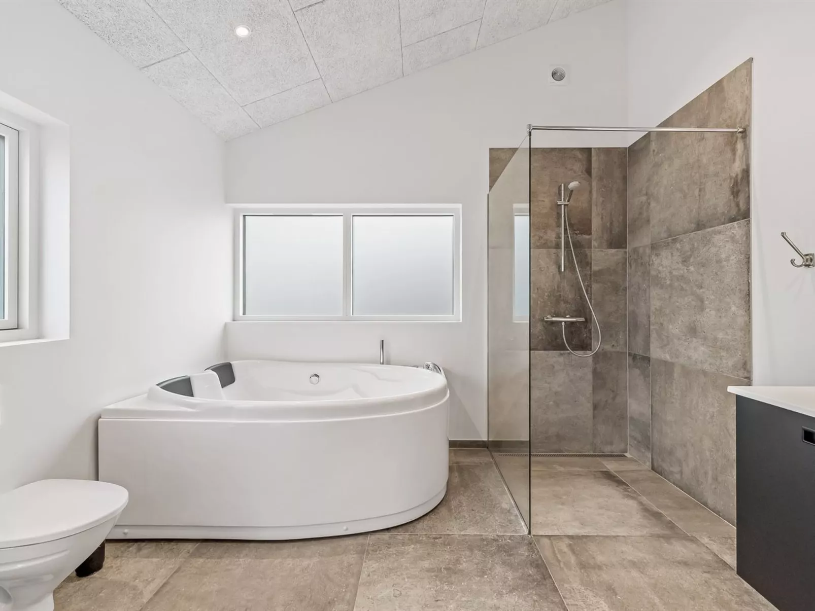 "Chenoa" - 350m from the sea-Binnen