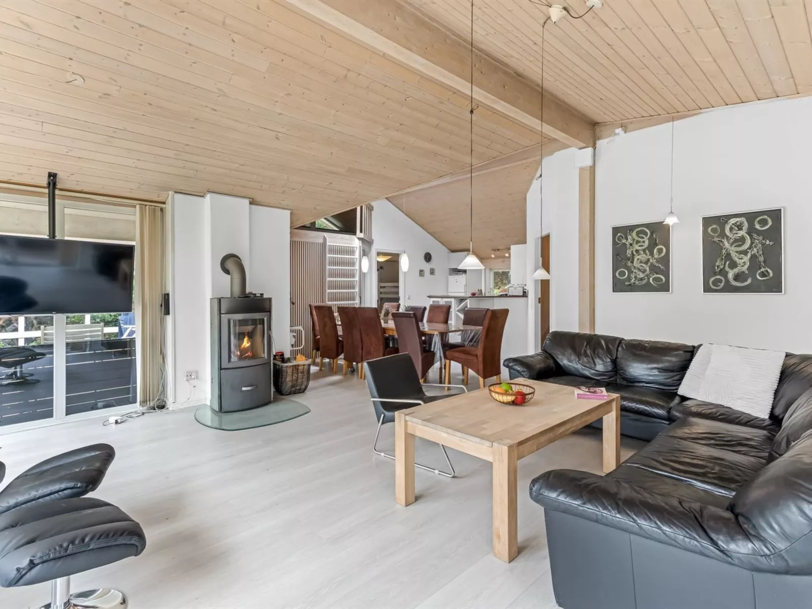 "Samine" - 2km from the sea-Binnen