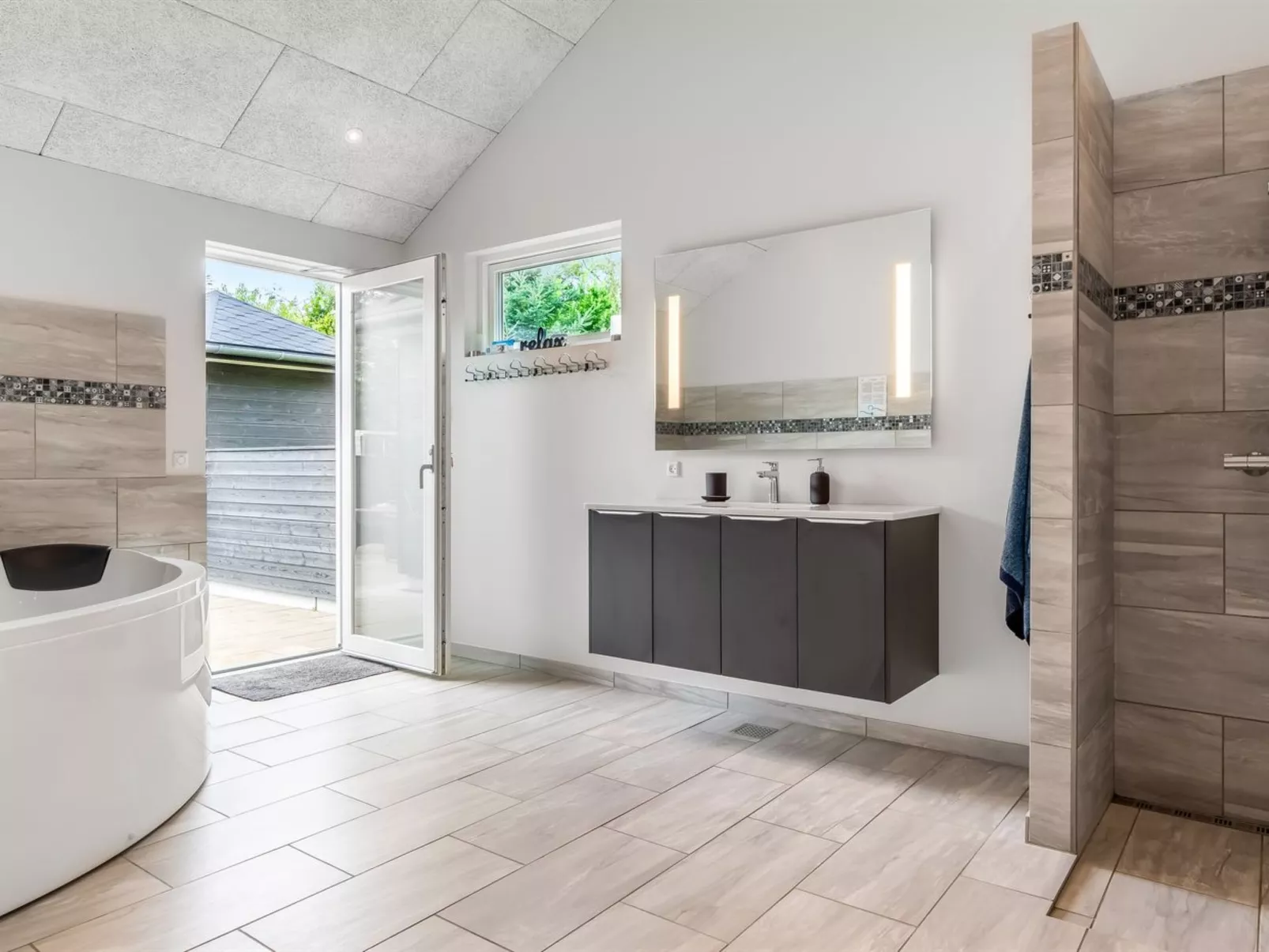 "Sunna" - 1.2km from the sea-Binnen