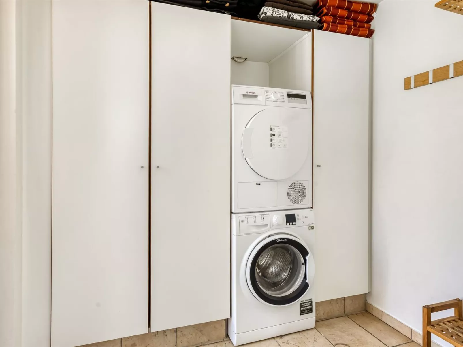 "Era" - 100m from the sea-Binnen