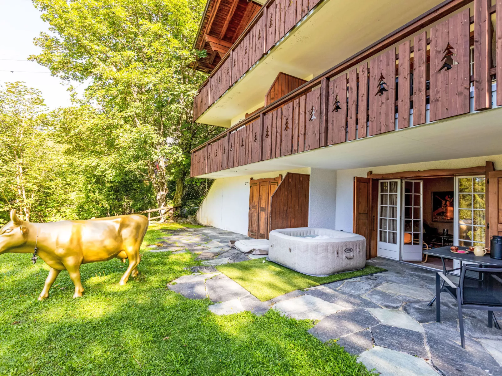 Les Hespérides 2-Buiten