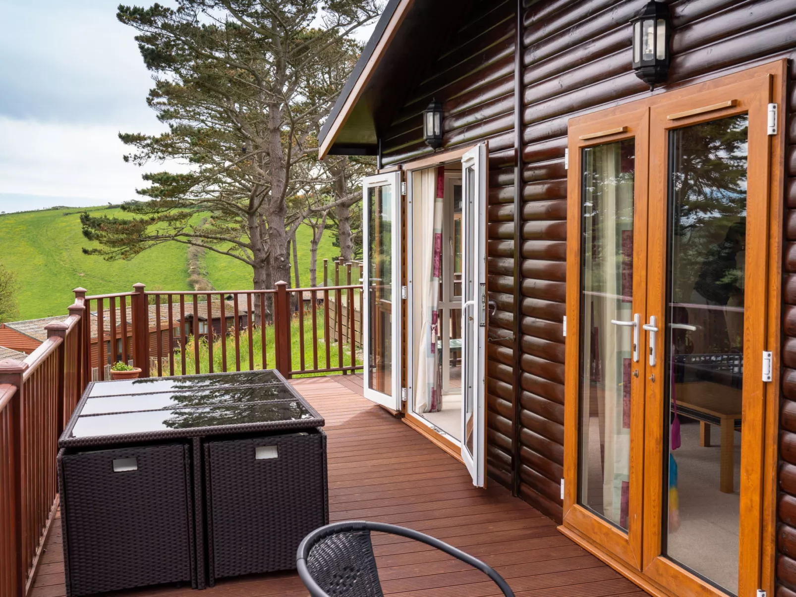 Whitsand Bay Lodge-Buiten