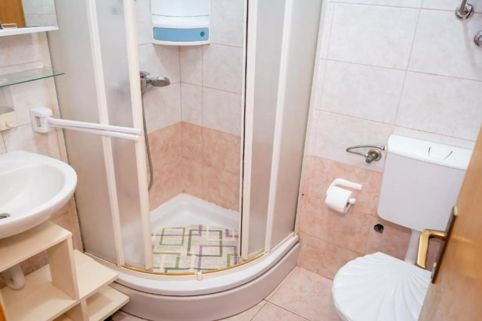 One Bedroom Apartment With Terrace (A1)-Niet-getagd