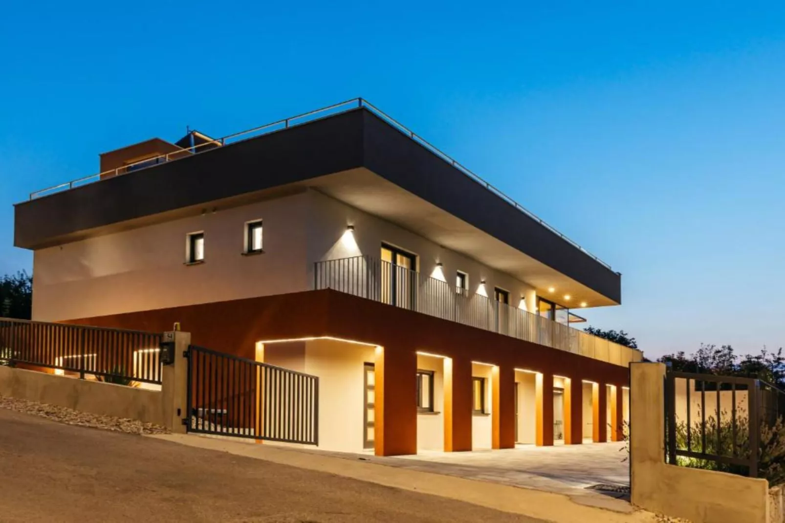 Luxury Villa Lara with Heated Pool, Hot-Tub and Sauna - Six Bedroom Villa with Pool-Buitenlucht