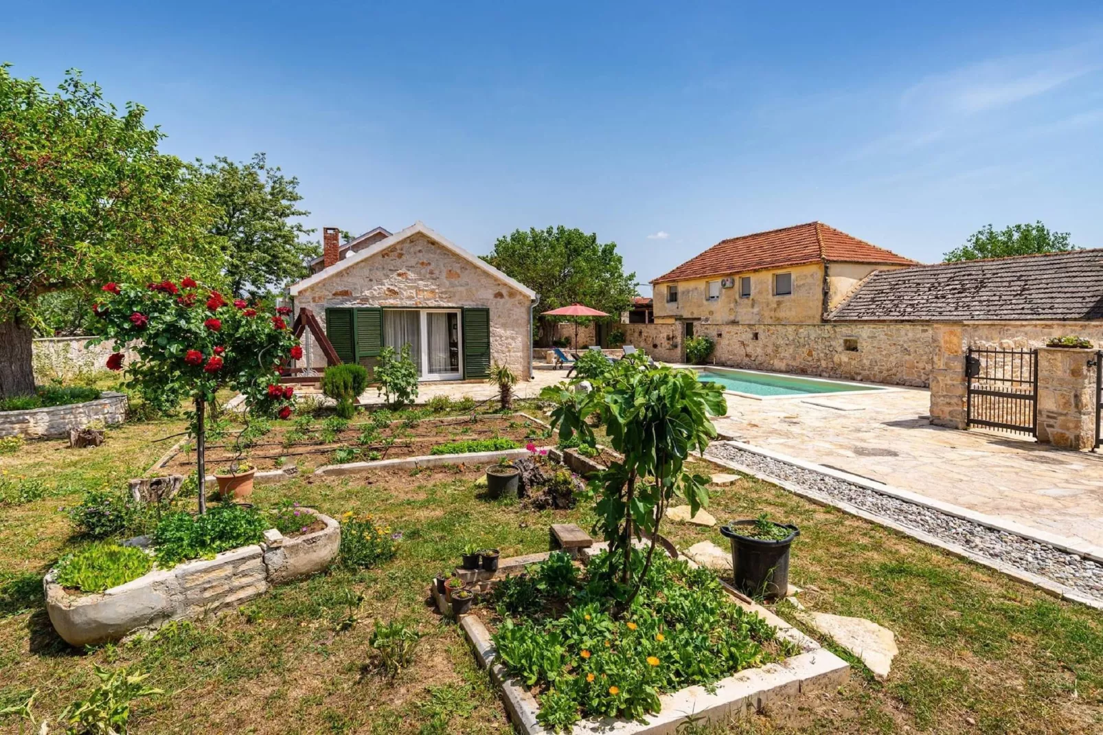 Authentic Villa Zvonko-Tuinen zomer