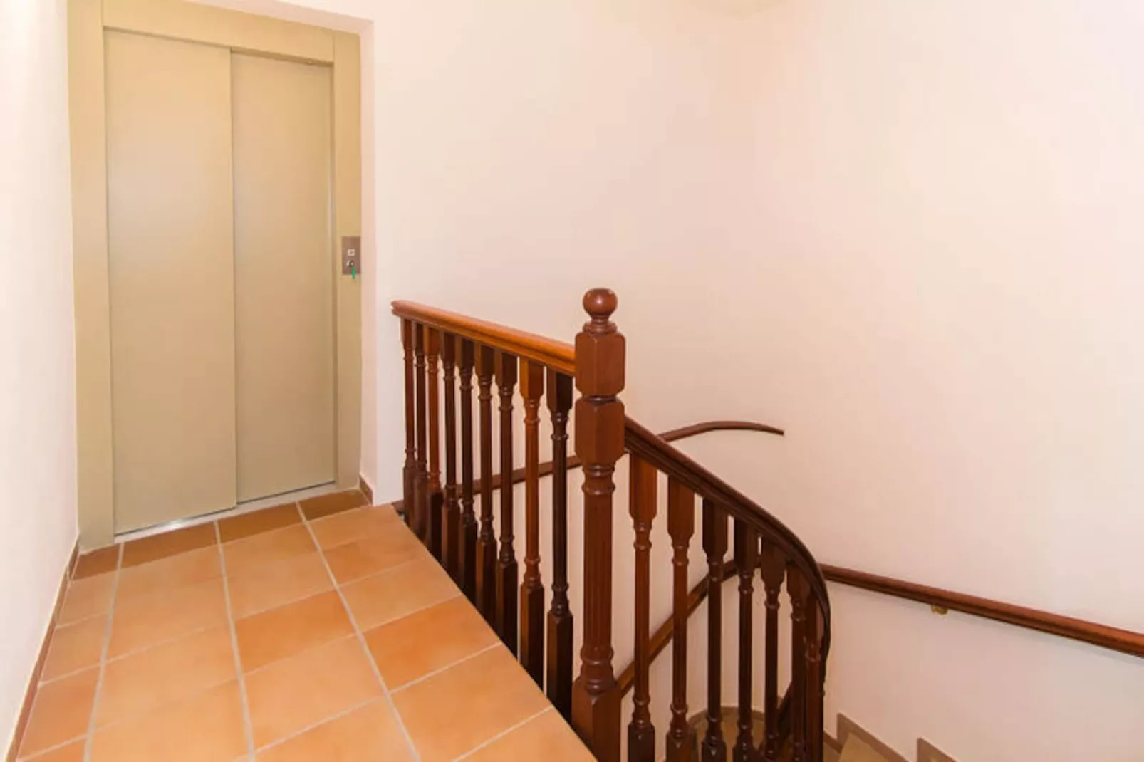 Maison à Roses-Niet-getagd