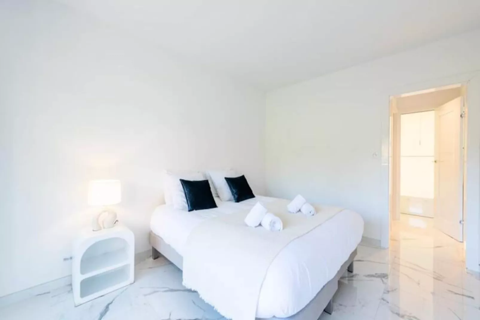 Résidence Spacieux 3p En R&eacute;sidence Avec Piscine-Niet-getagd