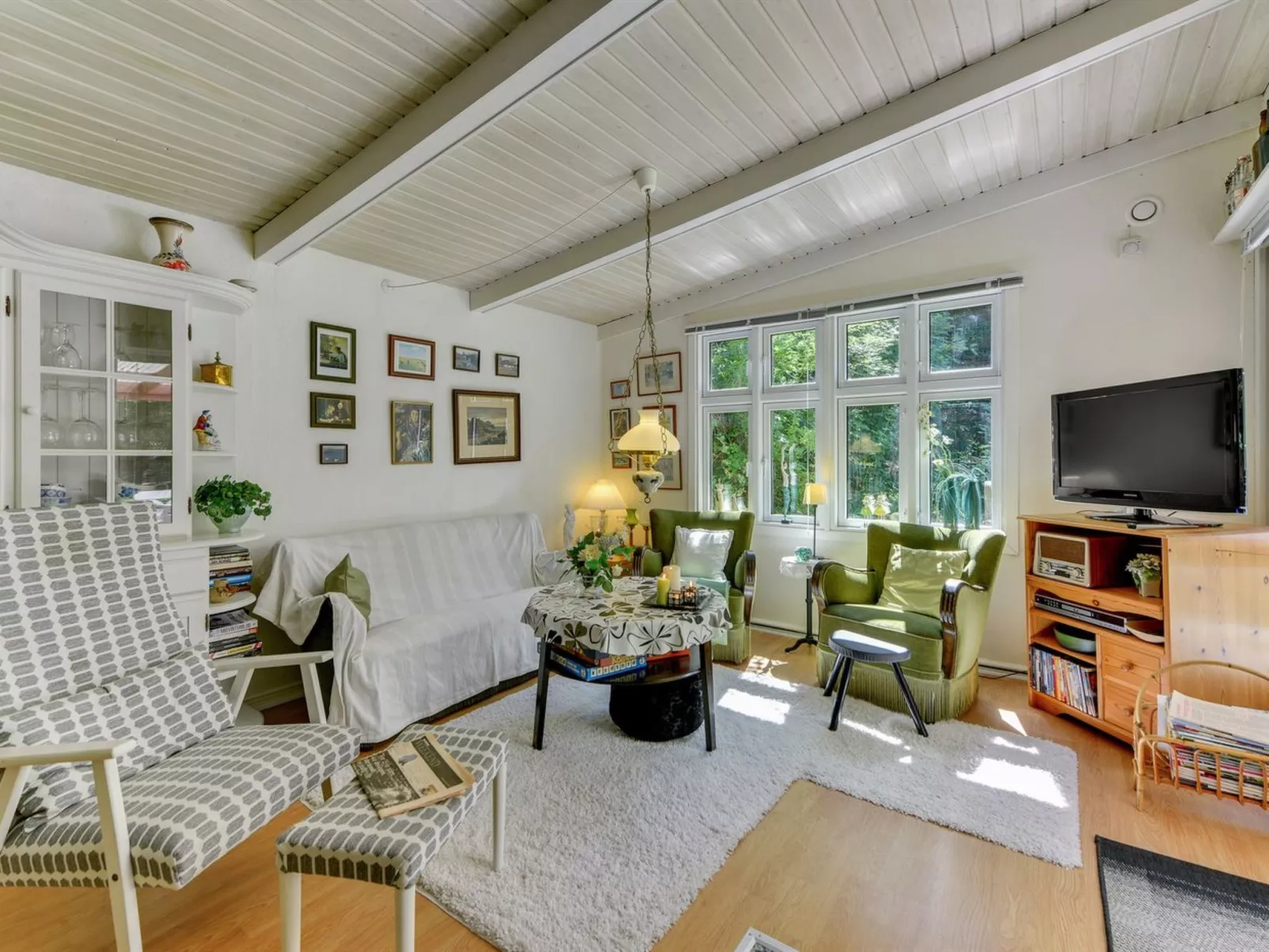 "Deik" - 2km to the fjord-Binnen