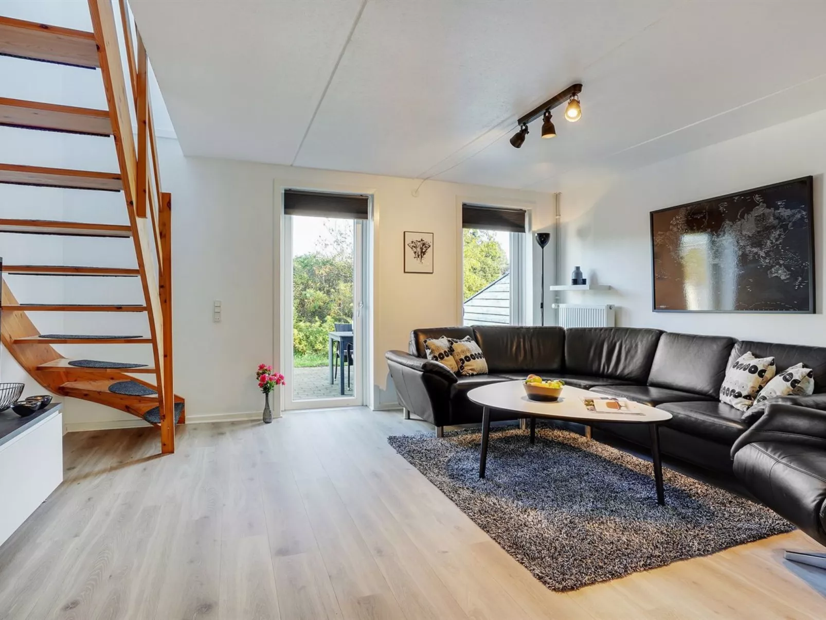 "Enita" - 2.3km from the sea-Binnen