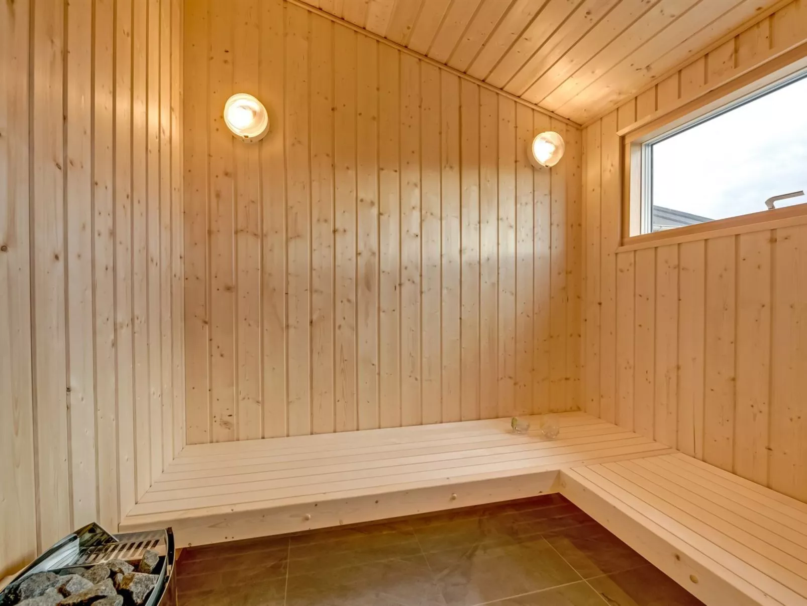 "Birger" - 300m from the sea-Binnen