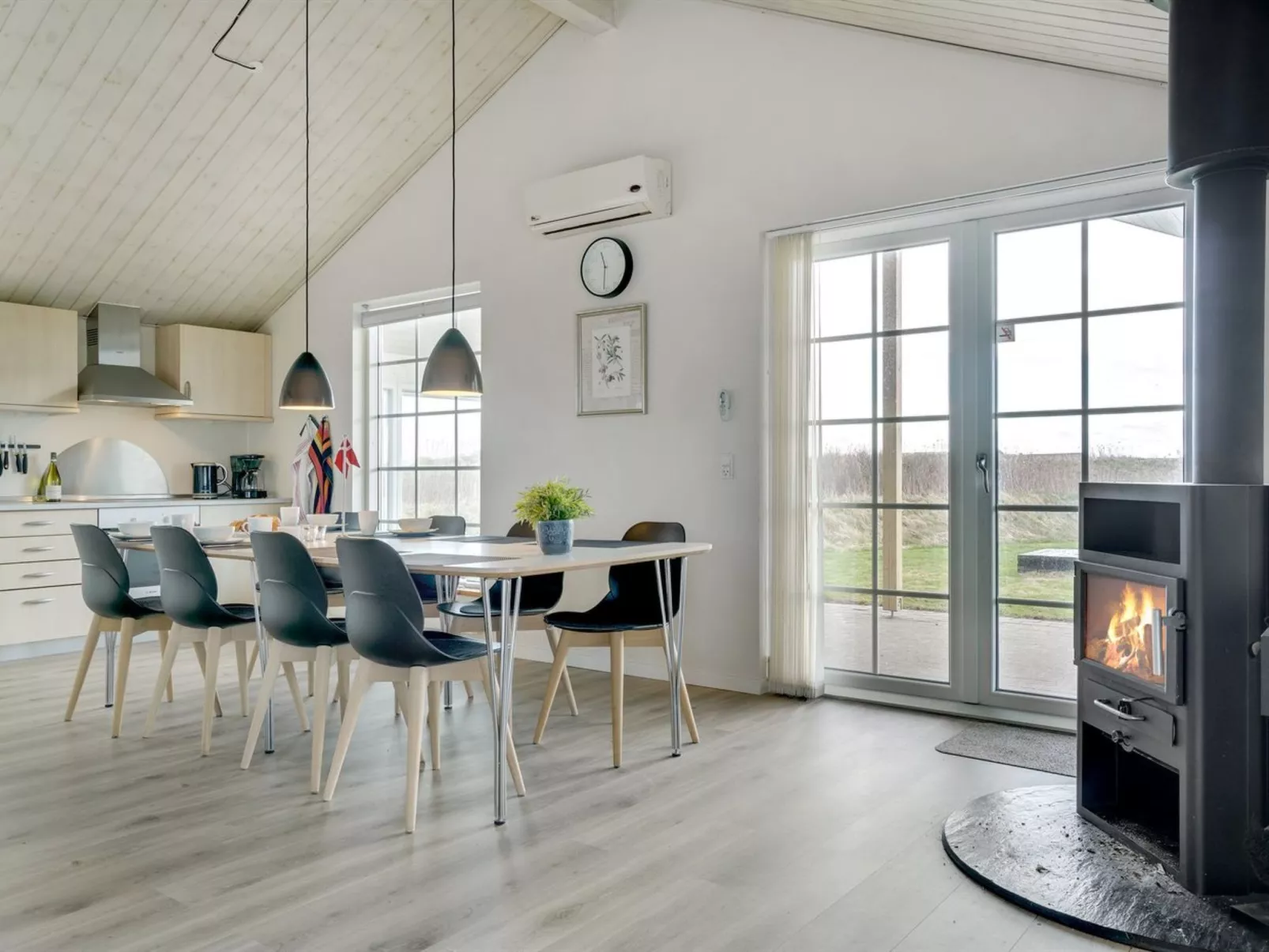 "Mieka" - 400m from the sea-Binnen