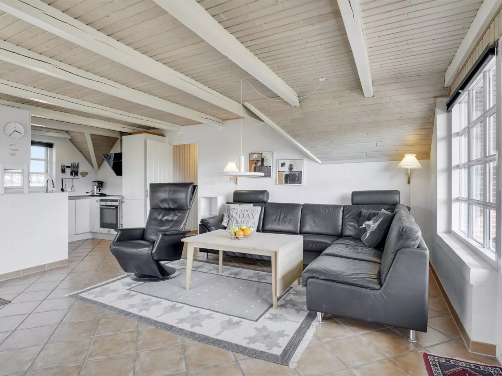 "Lavina" - 950m from the sea-Binnen