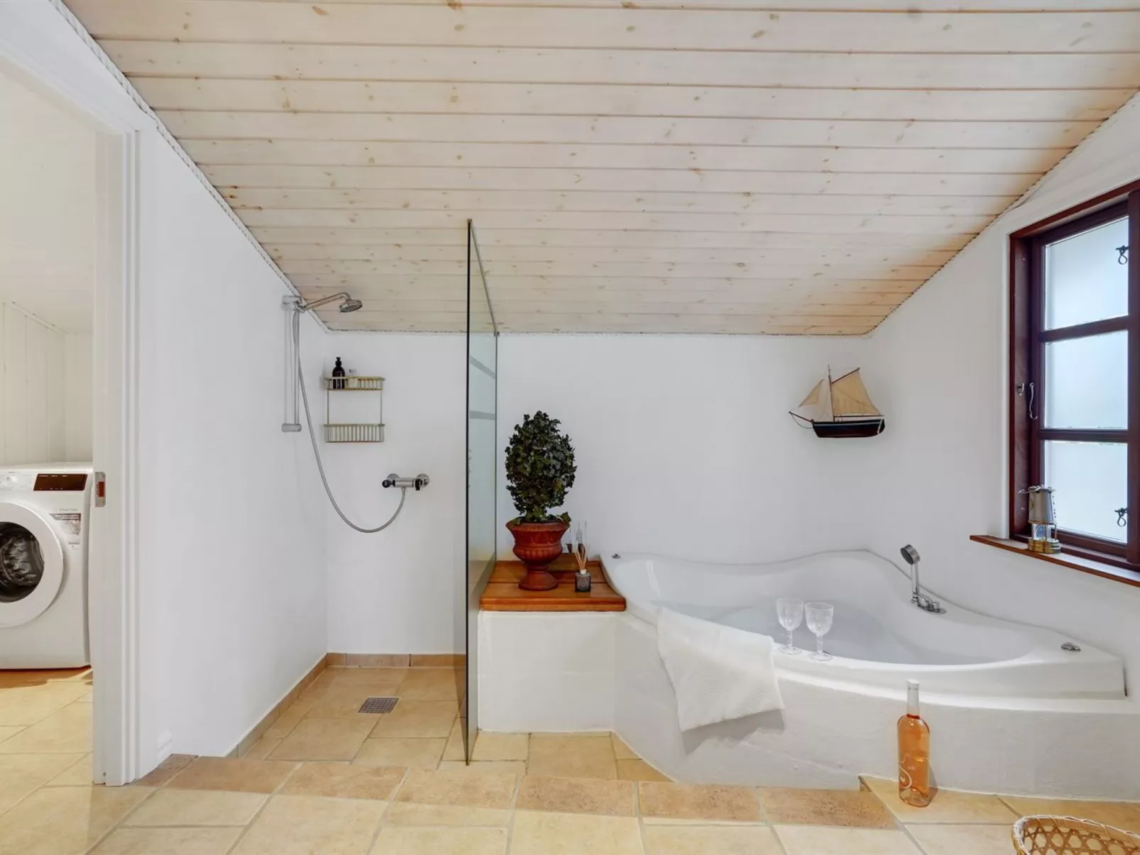 "Gunnulf" - 750m from the sea-Binnen