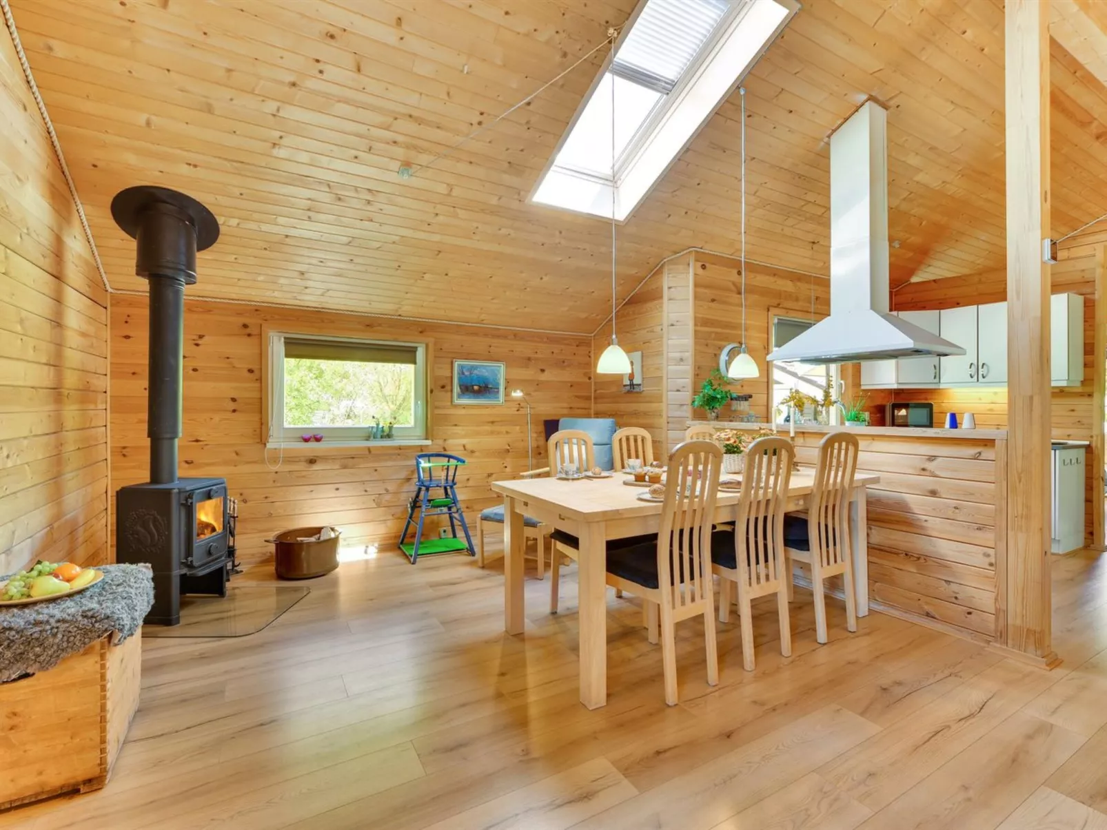 "Jorina" - 700m to the fjord-Binnen