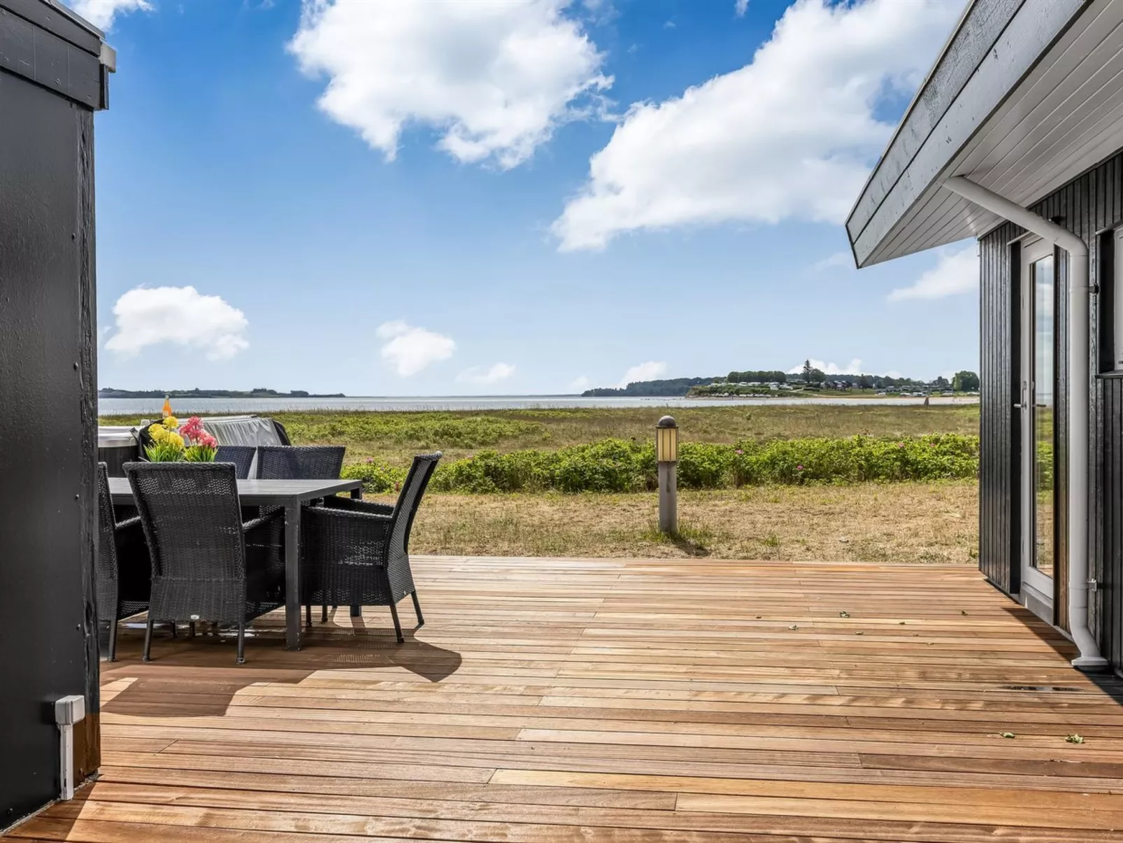 "Xaverius" - 30m from the sea-Buiten