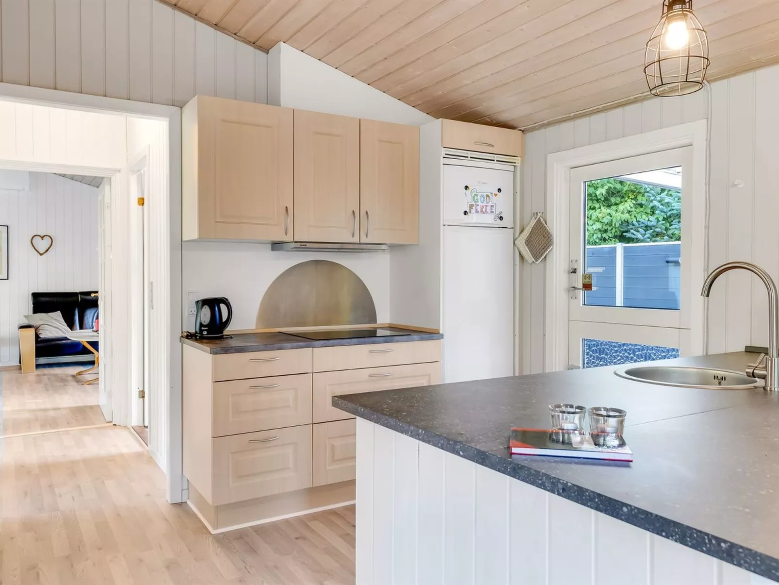 "Dorethea" - 30km from the sea-Binnen