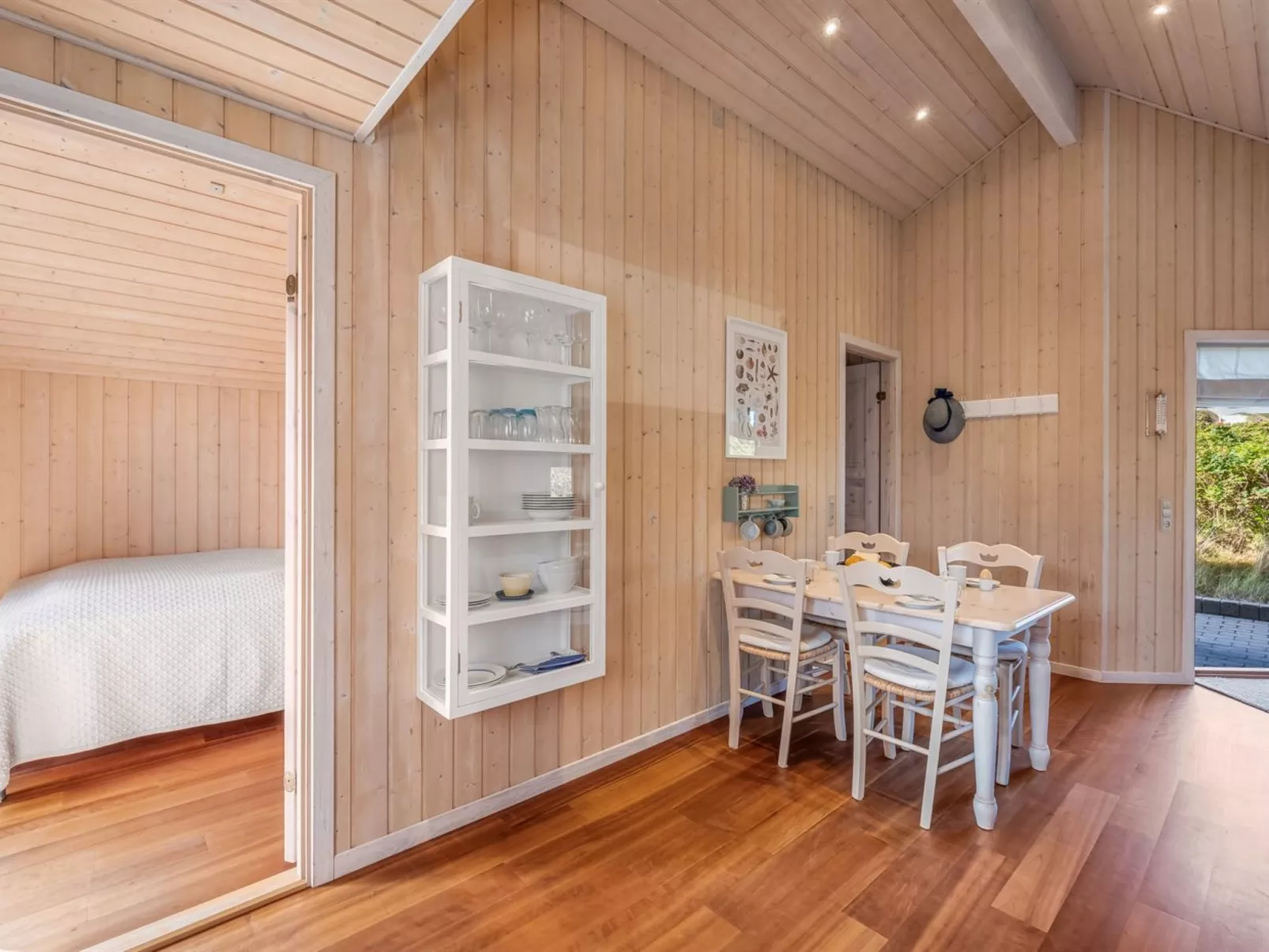 "Georg" - 200m from the sea-Binnen