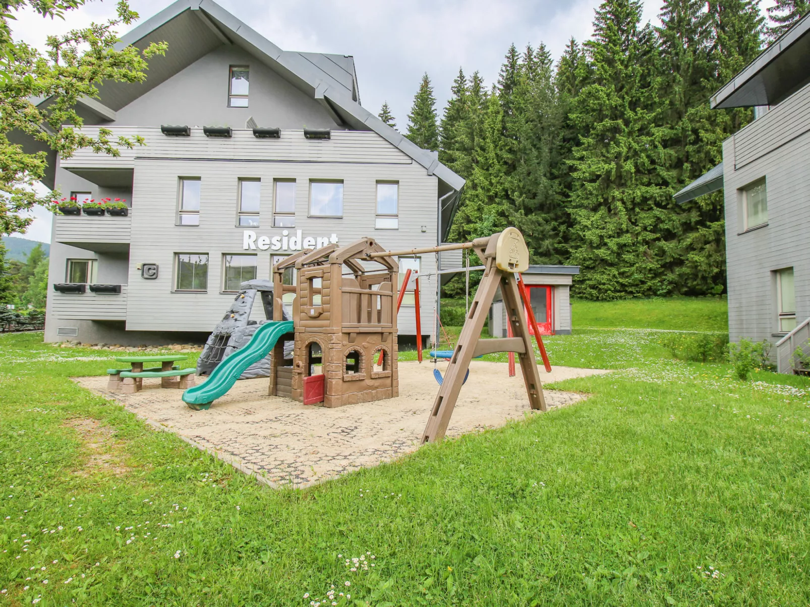 Resident Harrachov B-Buiten