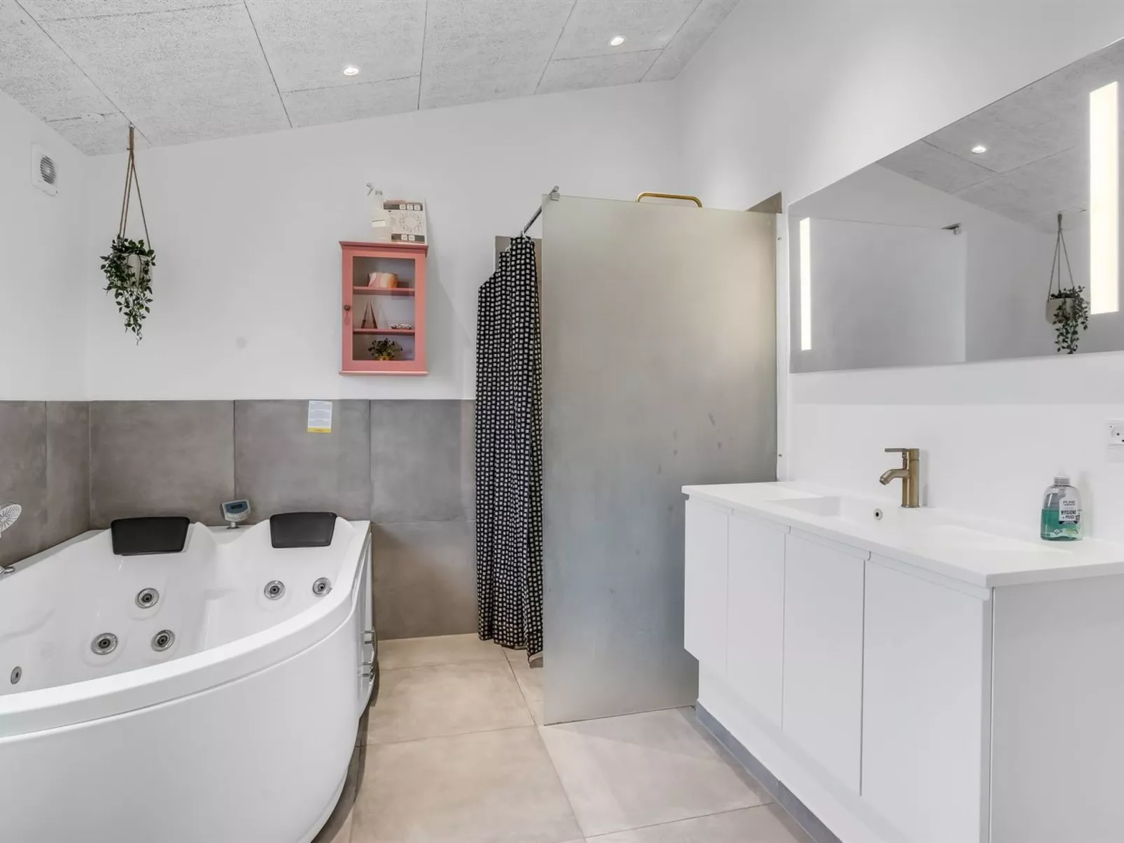 "Fin" - 150m from the sea-Binnen