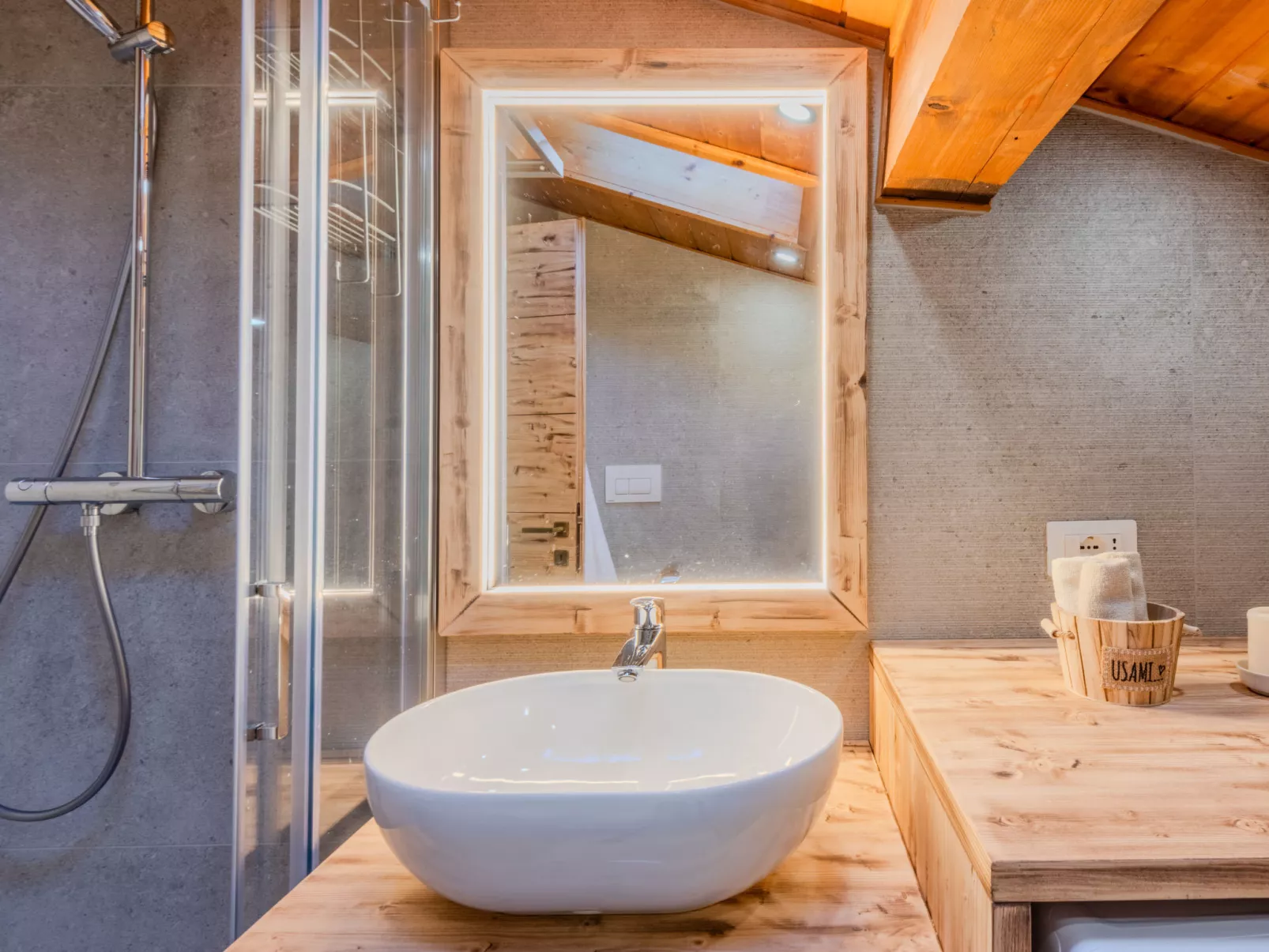 Mansarda in Legno San Rocco-Binnen