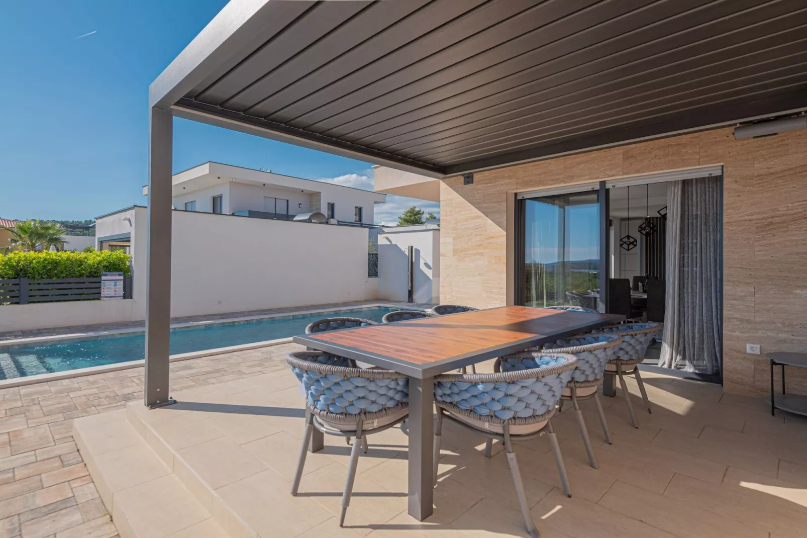 Four-Bedroom Villa With Pool-Buitenlucht