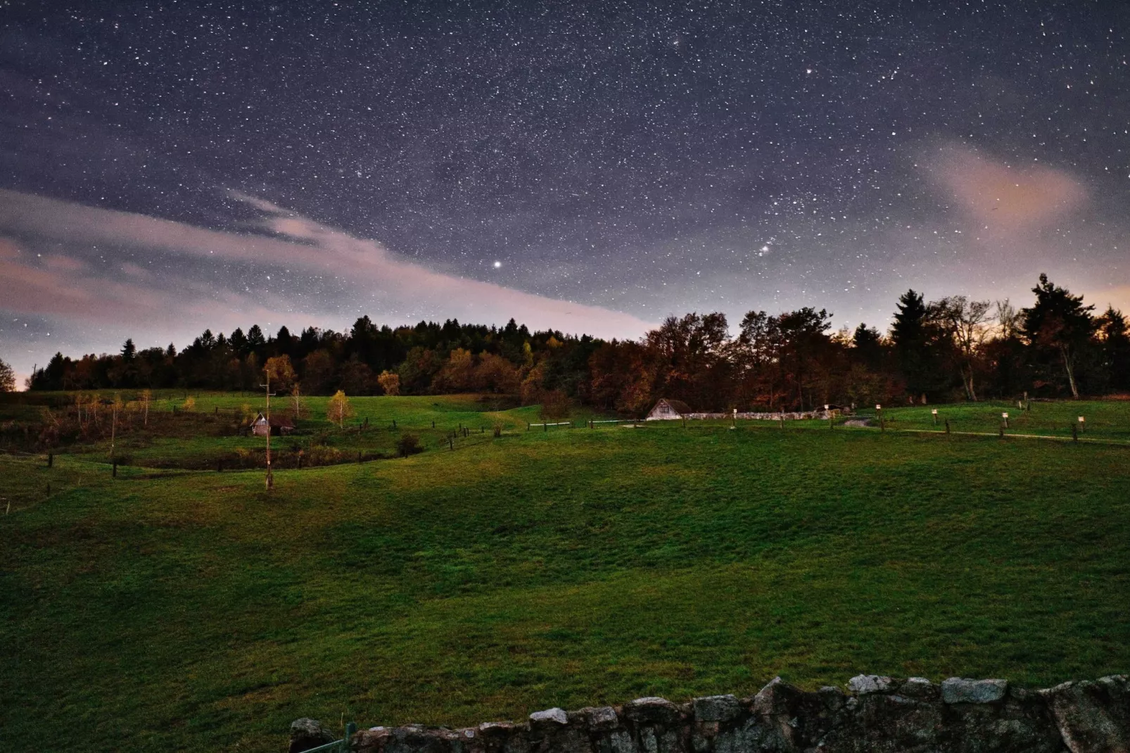 Visnja Gora Meadow Hideaway with Terrace - One Bedroom Cottage with Terrace (owner Hiška na skalci)-Buitenlucht