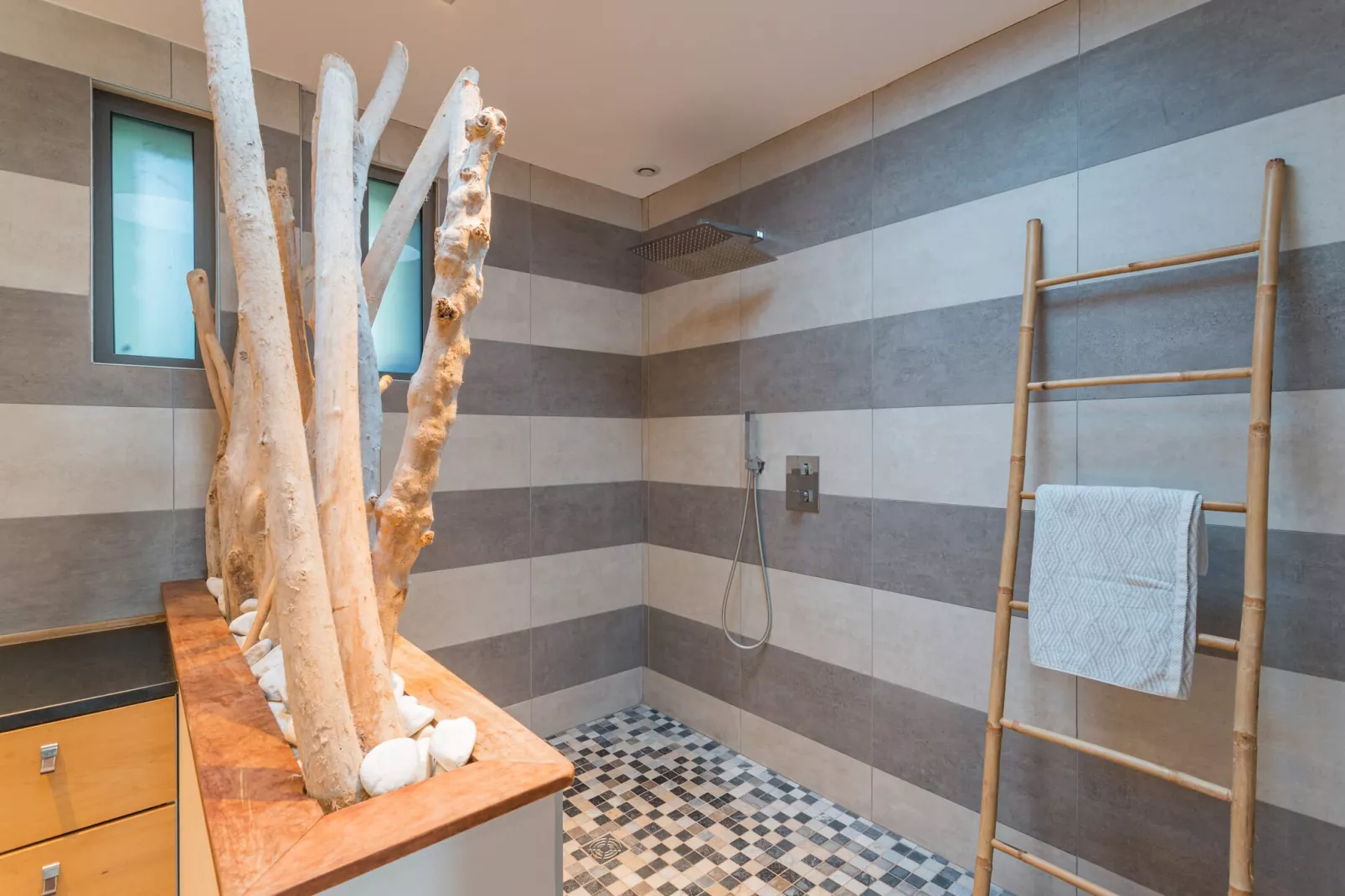 Villa Ephelele-Badkamer