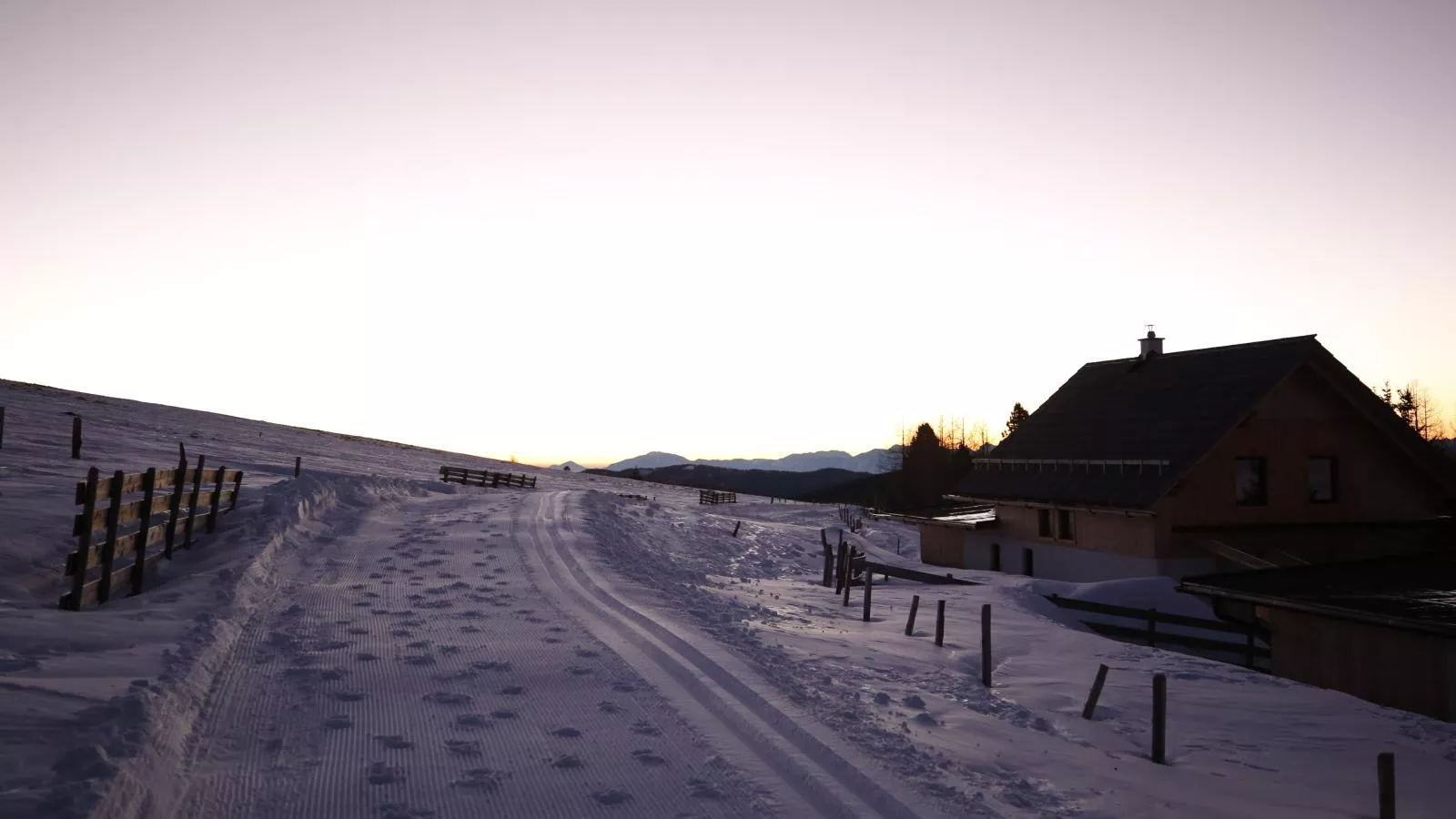 Designchalets Falkertsee-Gebied winter 1km