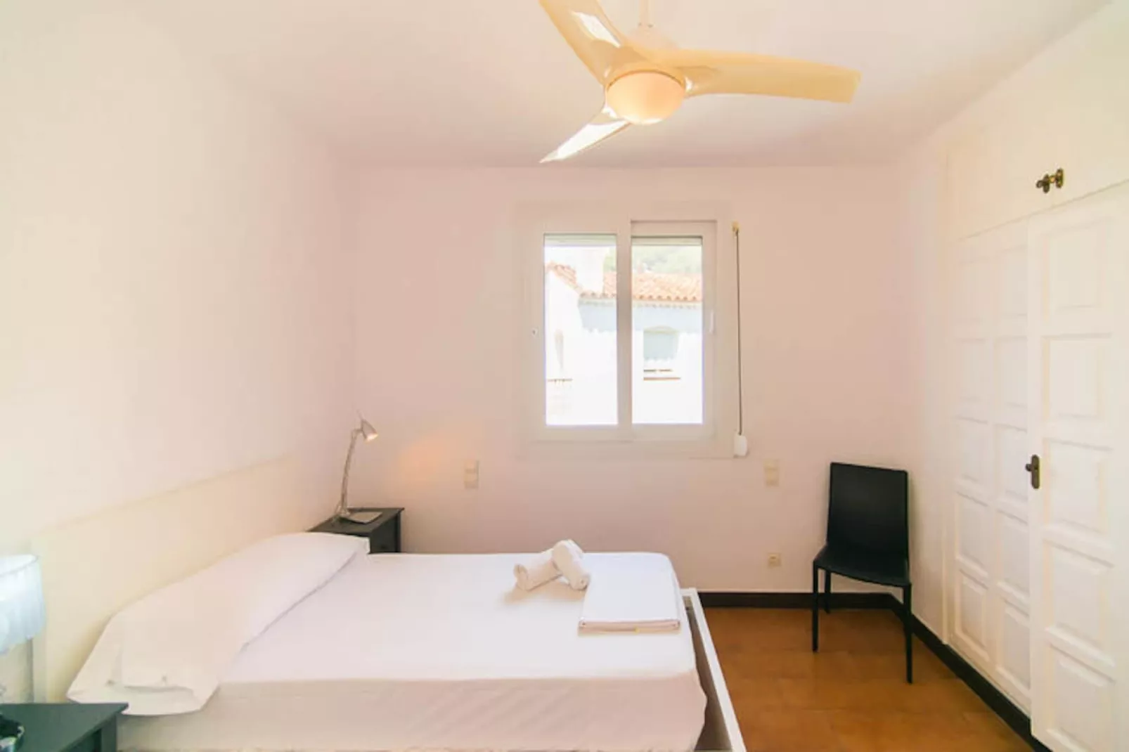 Maison à Roses-Niet-getagd