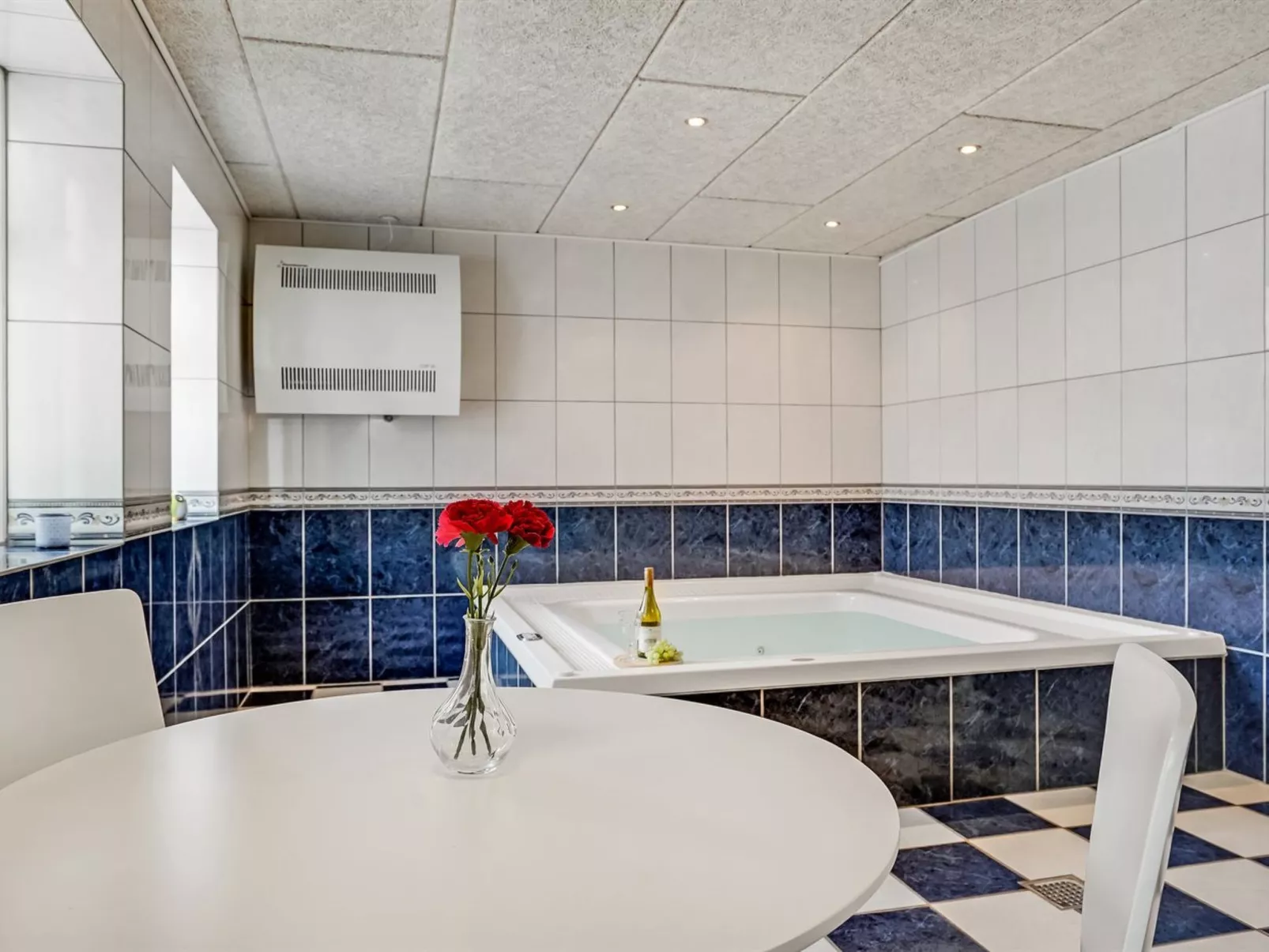 "Edine" - 4.5km from the sea-Binnen