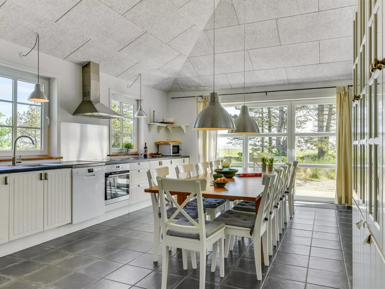 "Svanborg" - 3.7km from the sea-Binnen