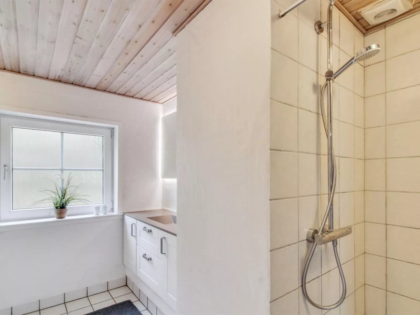 "Albin" - 2.8km from the sea-Binnen