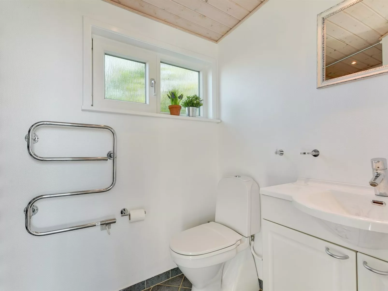 "Kaapo" - 300m from the sea-Binnen