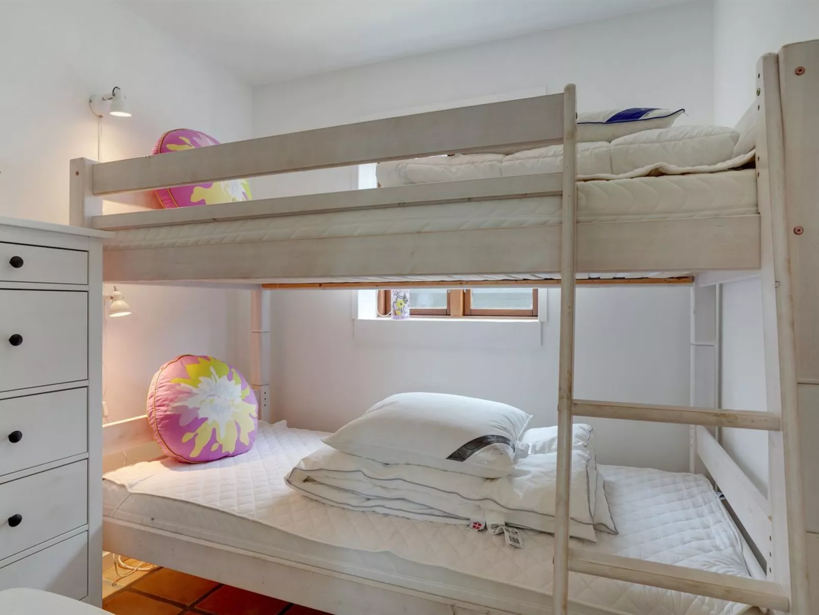 "Eivi" - 150m from the sea-Binnen