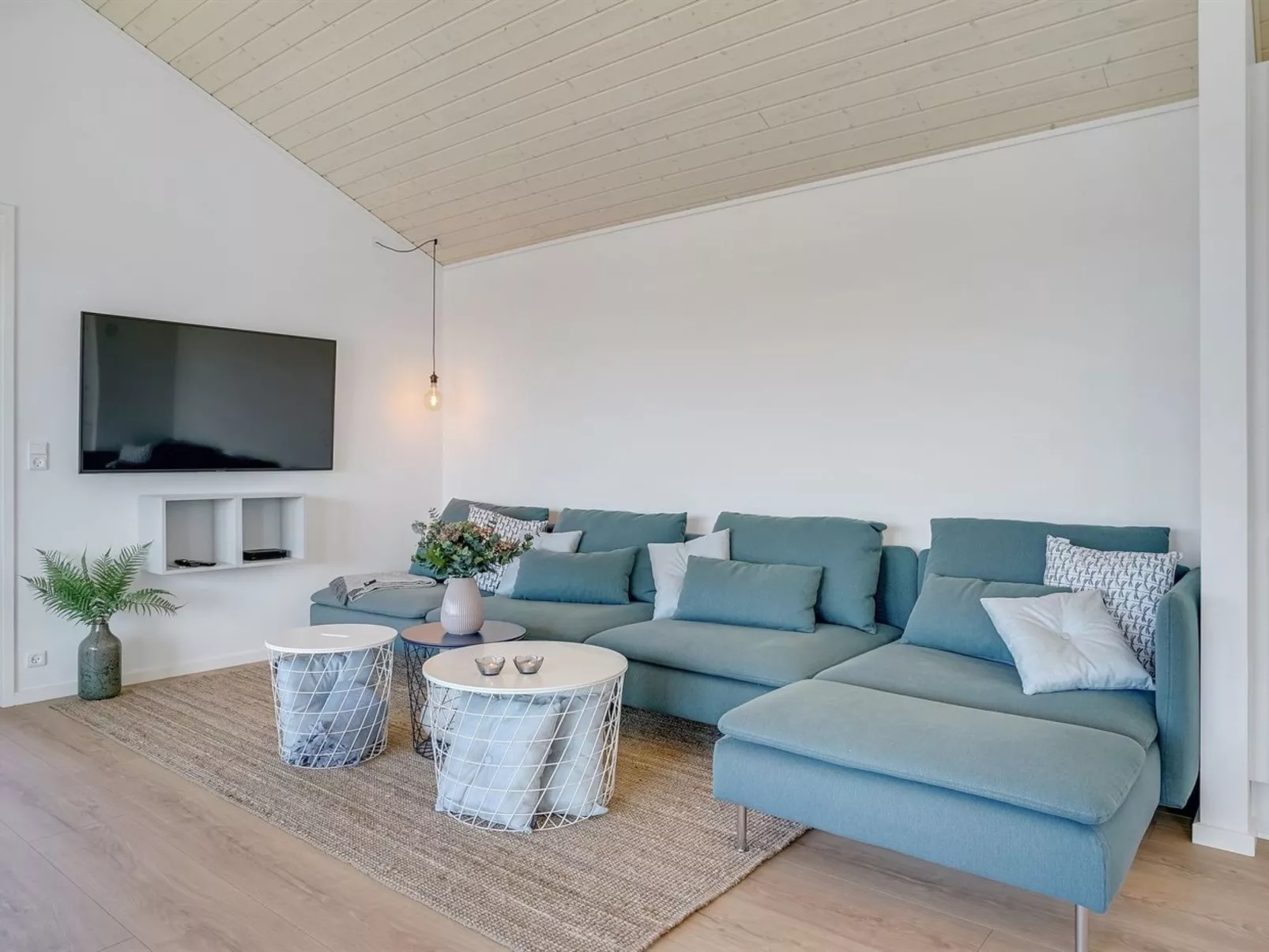 "Aiko" - 50m from the sea-Binnen