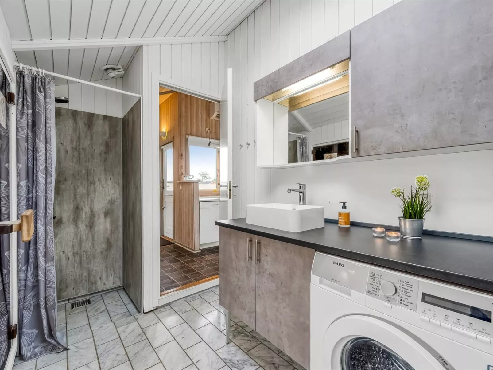 "Marisol" - 600m to the fjord-Binnen