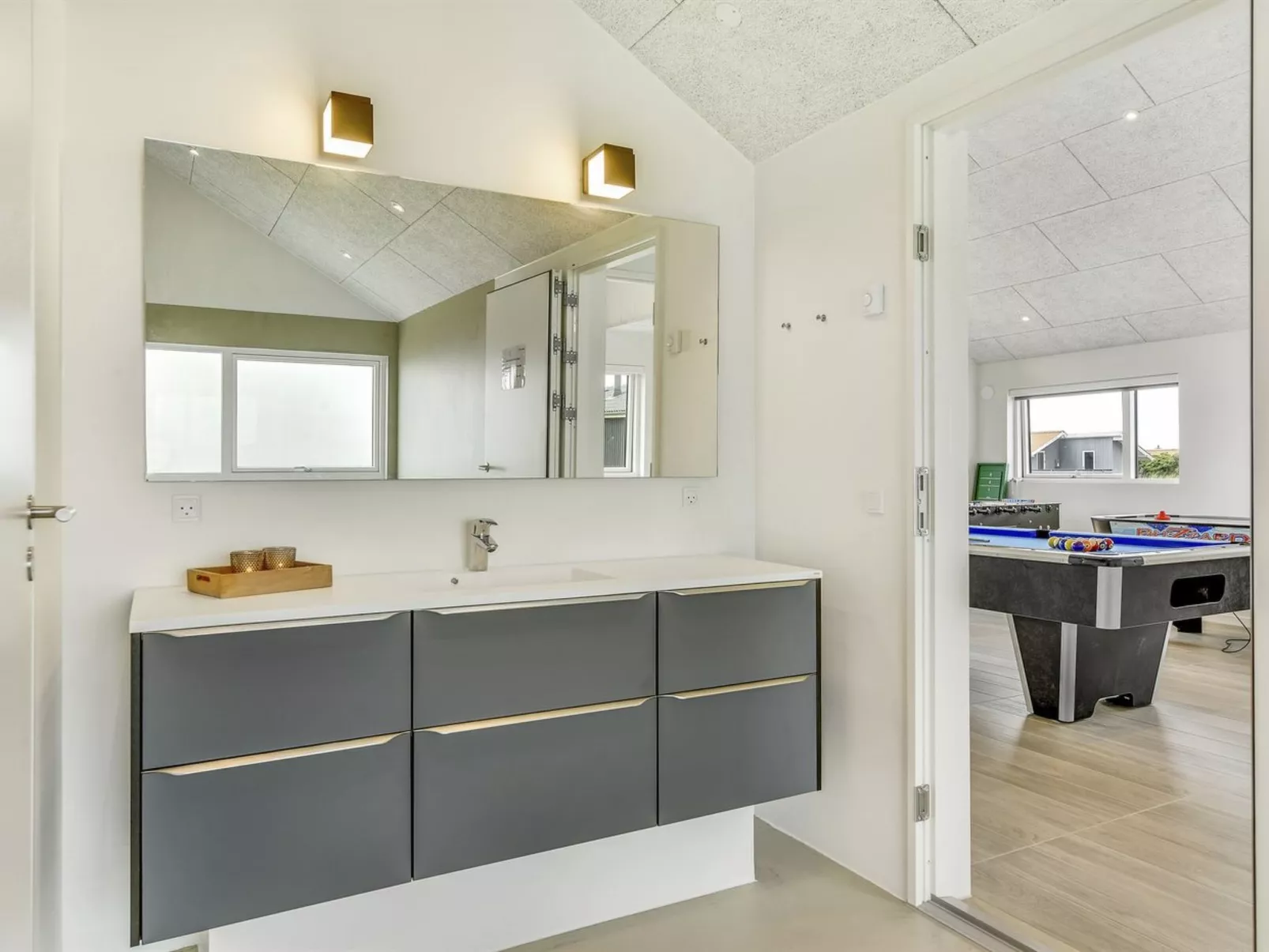 "Swante" -  from the sea-Binnen