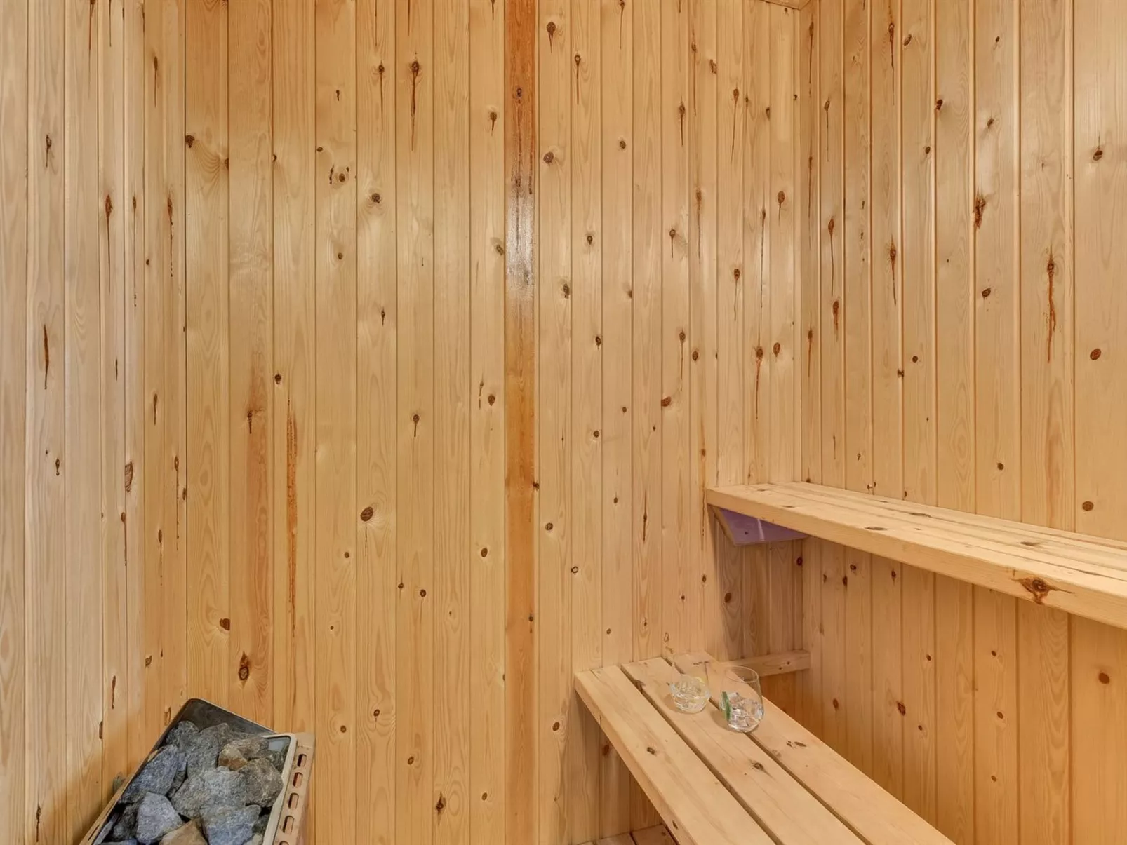 "Janni" - 250m from the sea-Binnen