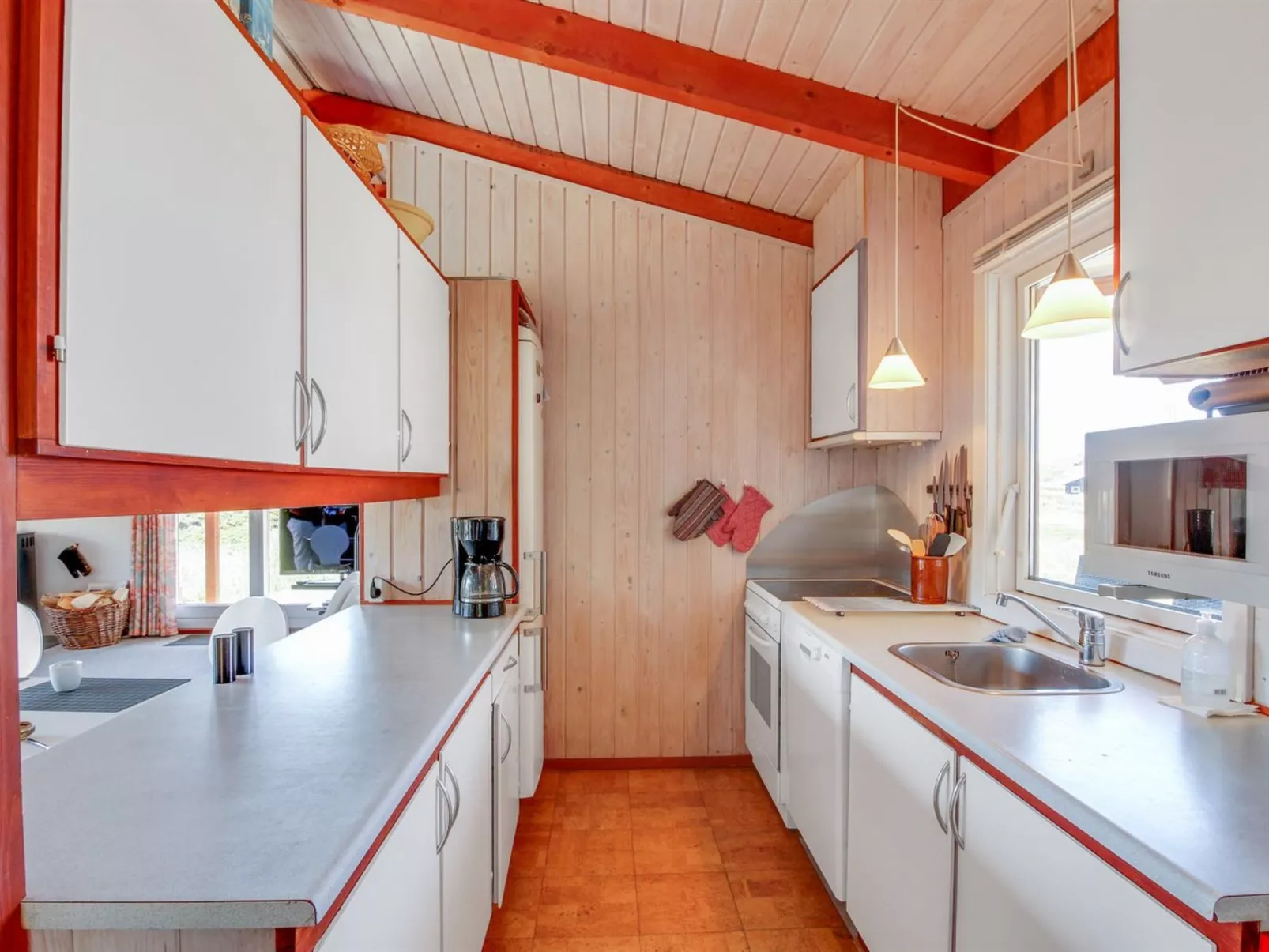 "Jorma" - 250m to the fjord-Binnen