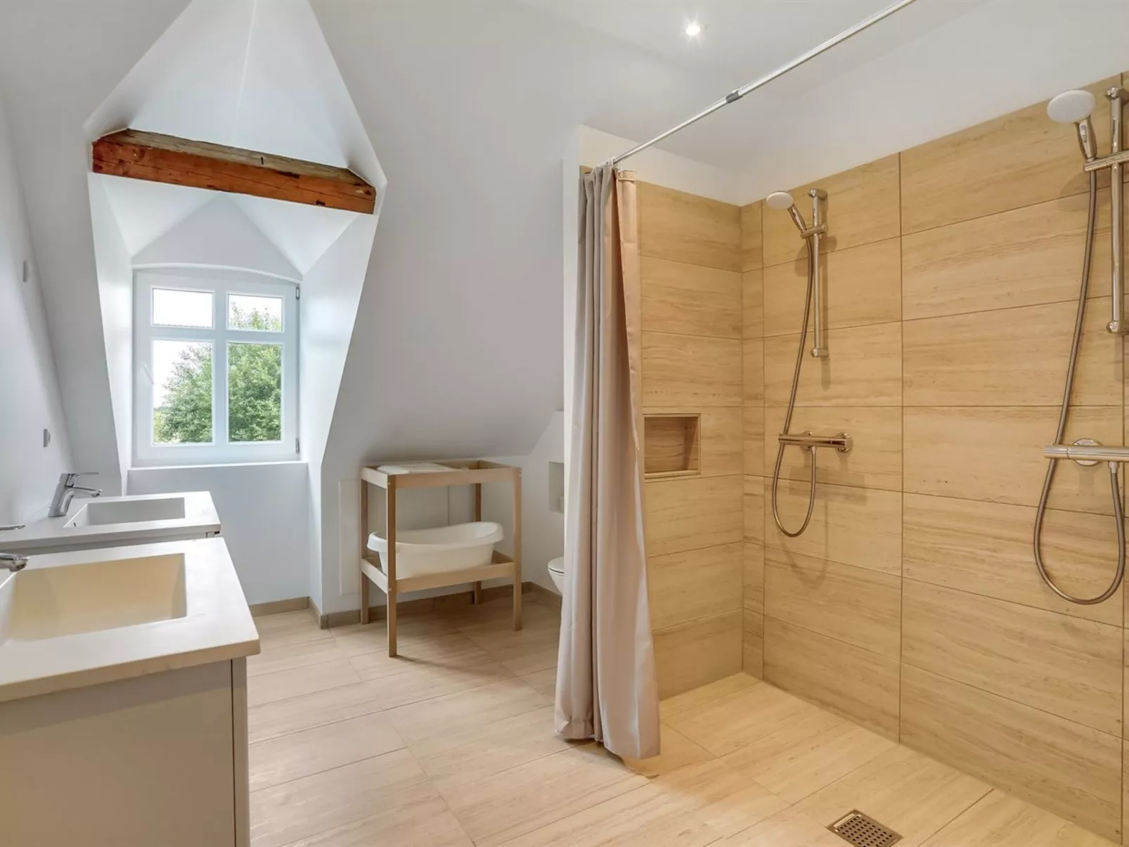 "Niki" - 15km from the sea-Binnen