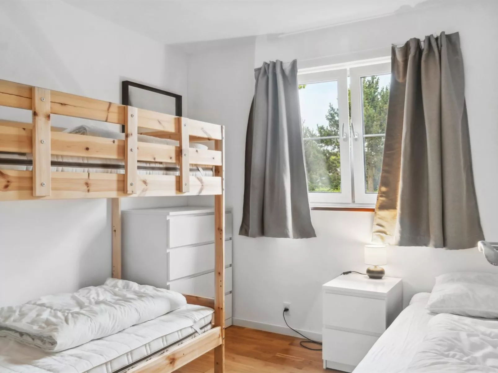 "Bjarka" - 700m from the sea-Binnen