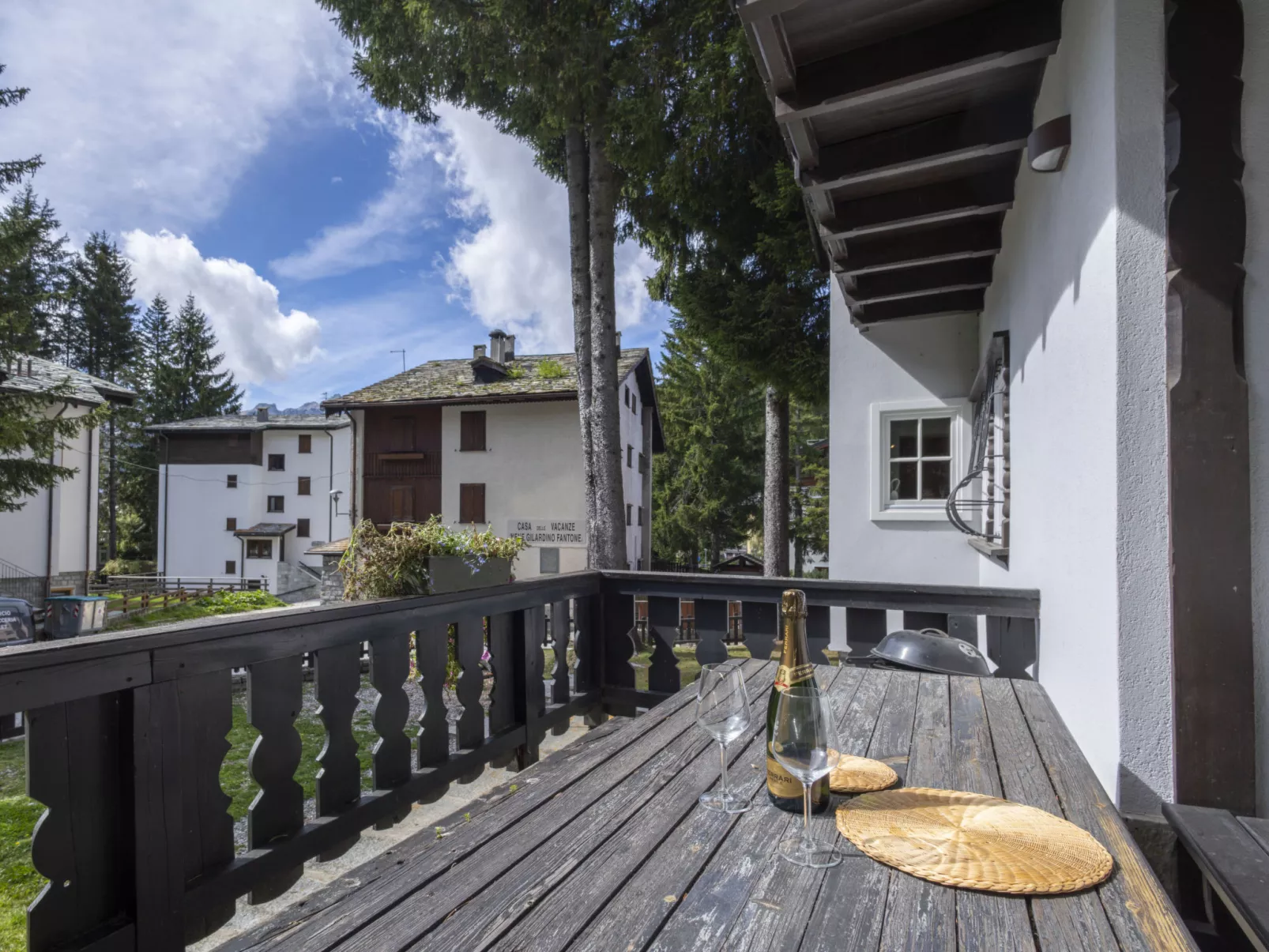 Chalet Franca-Buiten