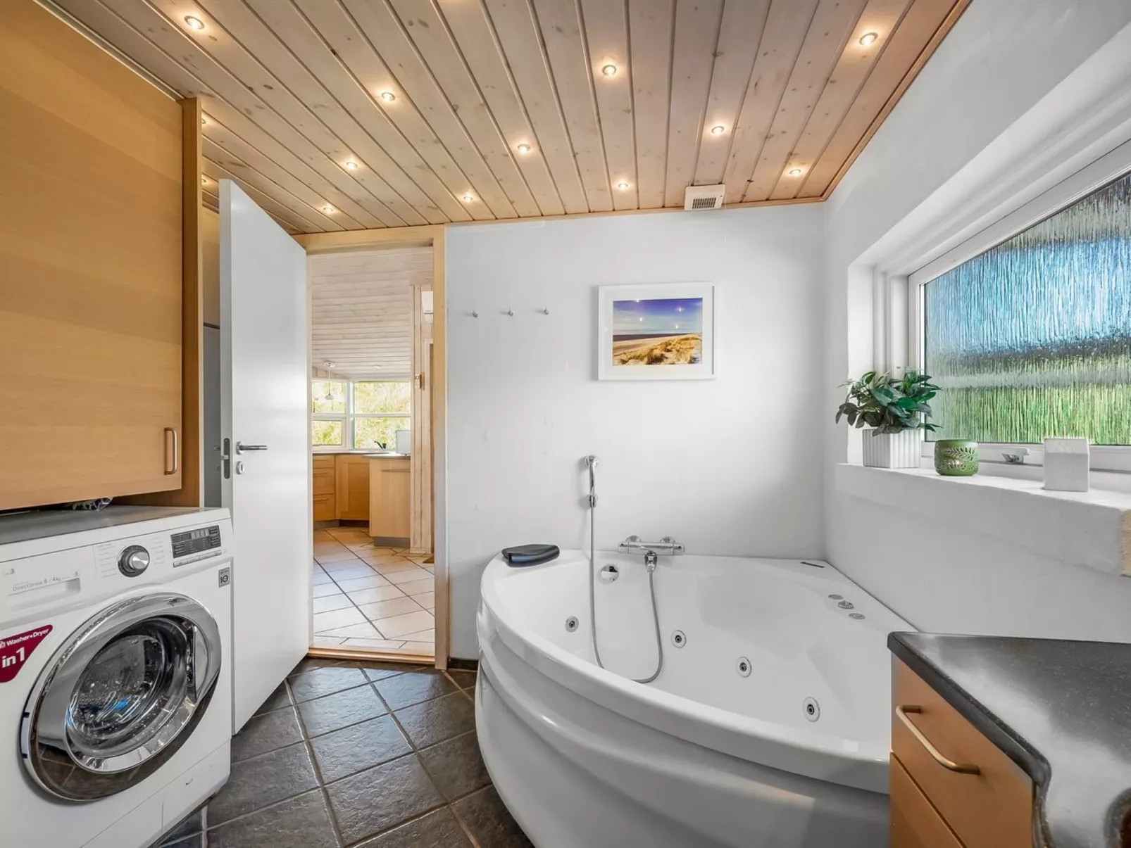 "Aurore" - 700m from the sea-Binnen